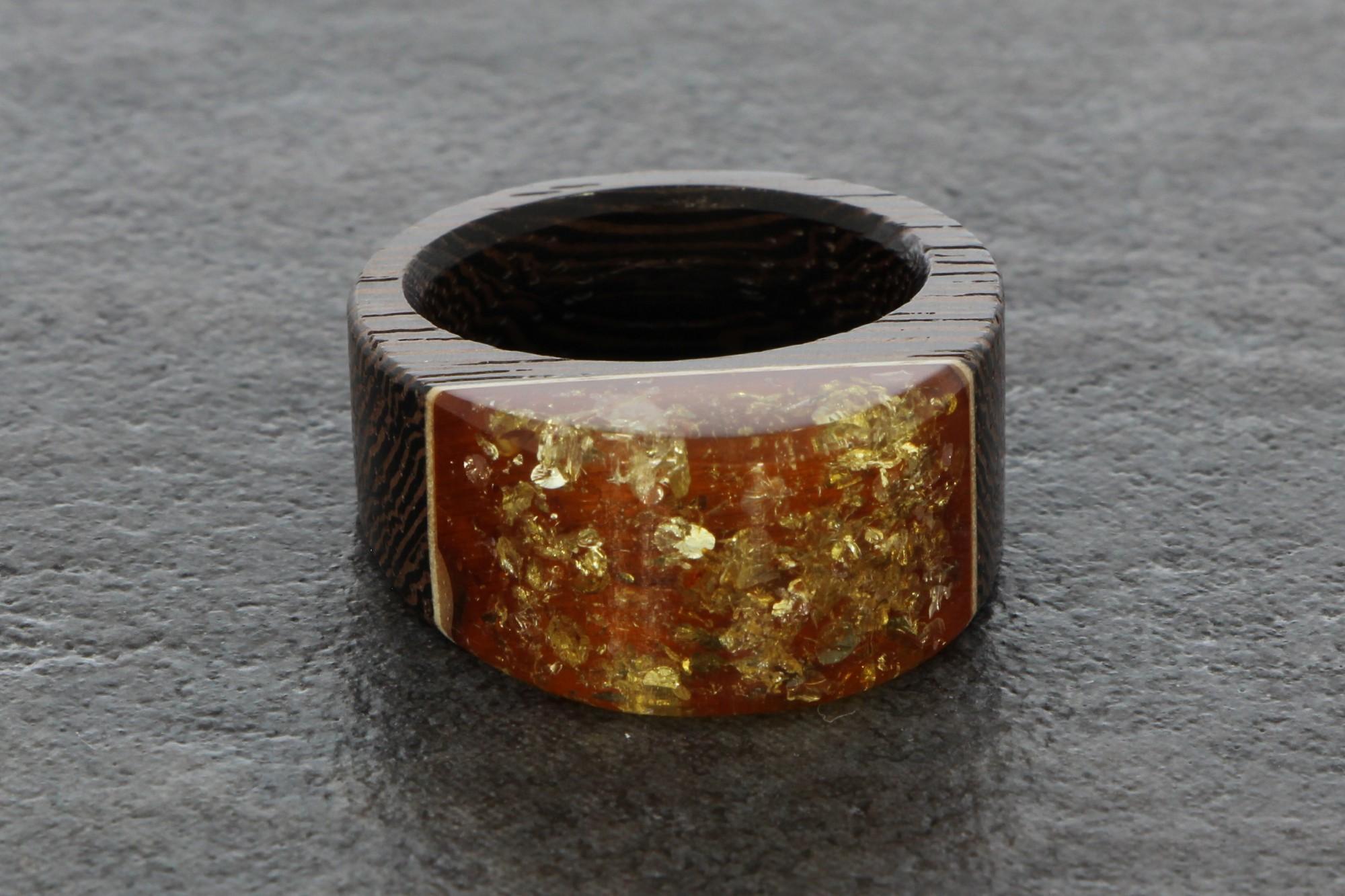 Tootefoto - Sõrmus Merevaik