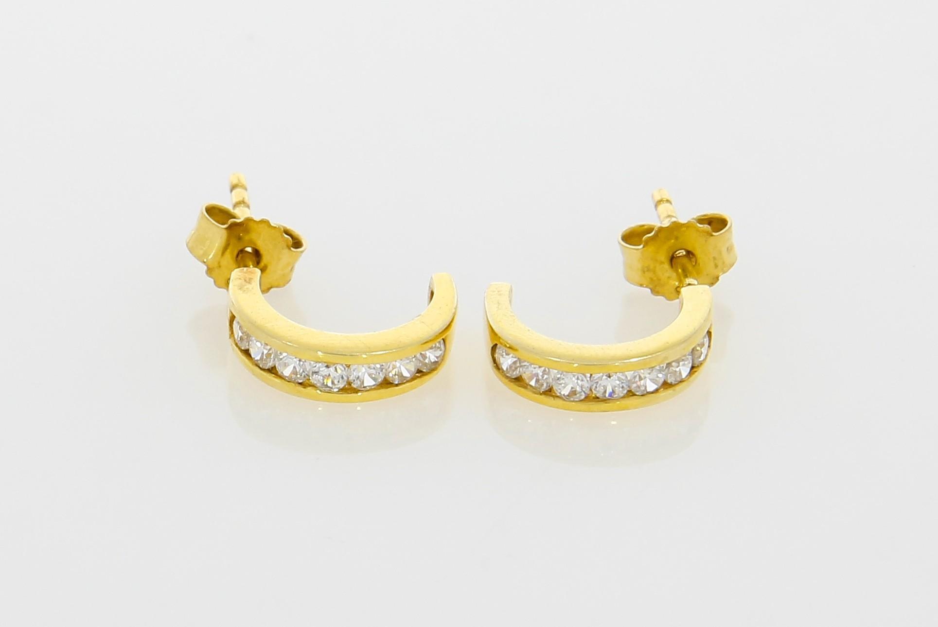 Tootefoto - Kuldkõrvarõngad 375*