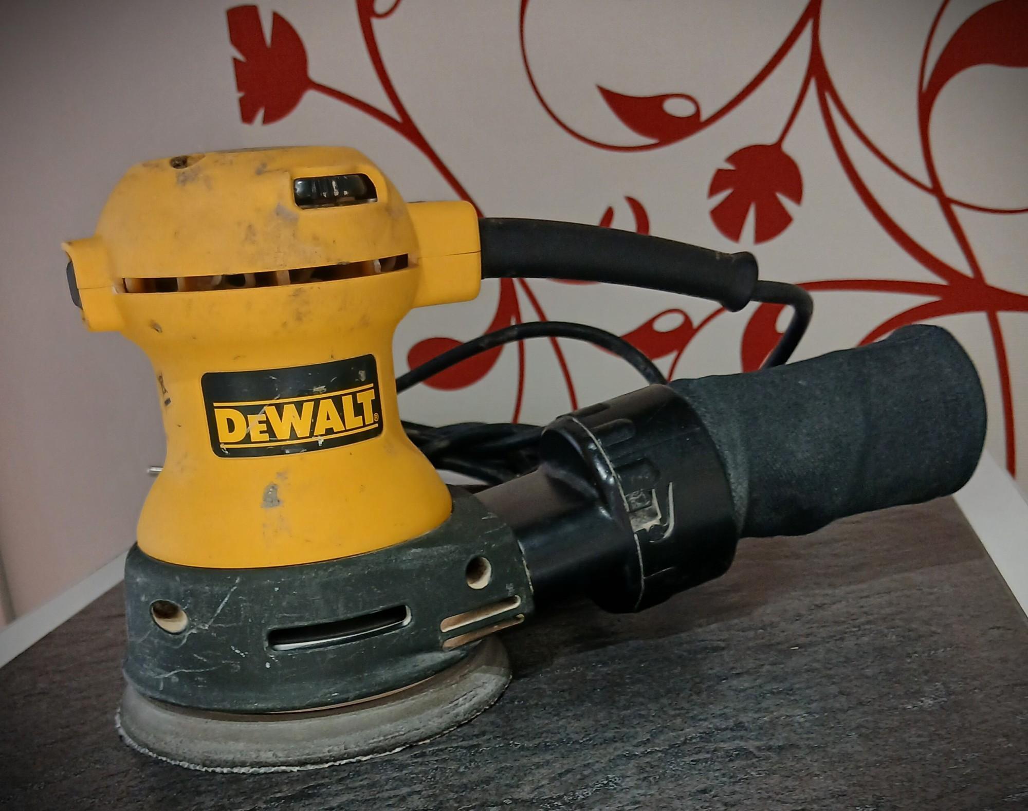 Tootefoto - Ekstsentriklihvija DeWalt DWE423