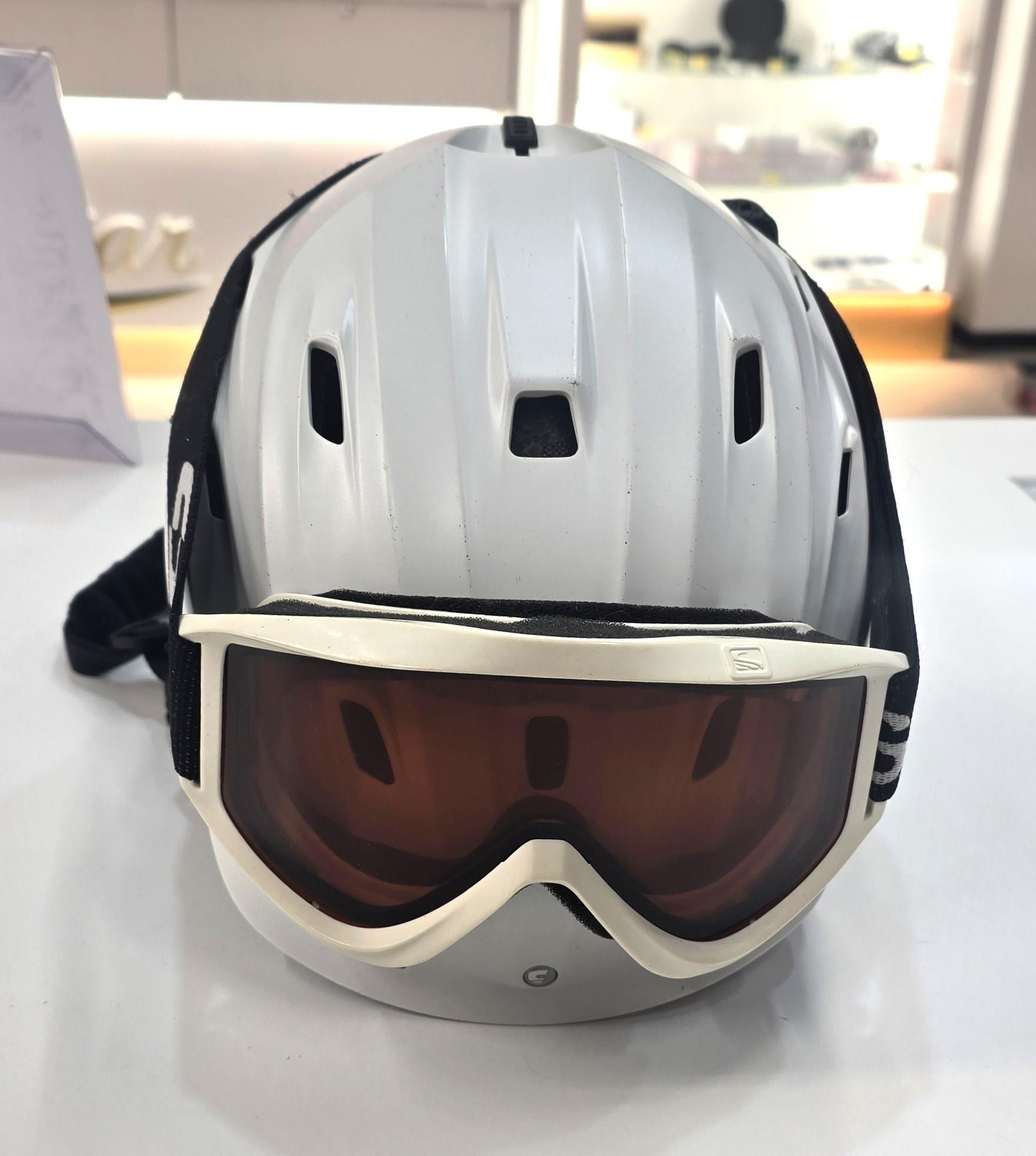 Tootefoto - Suusakiiver/lumelaua kiiver CARRERA S/M