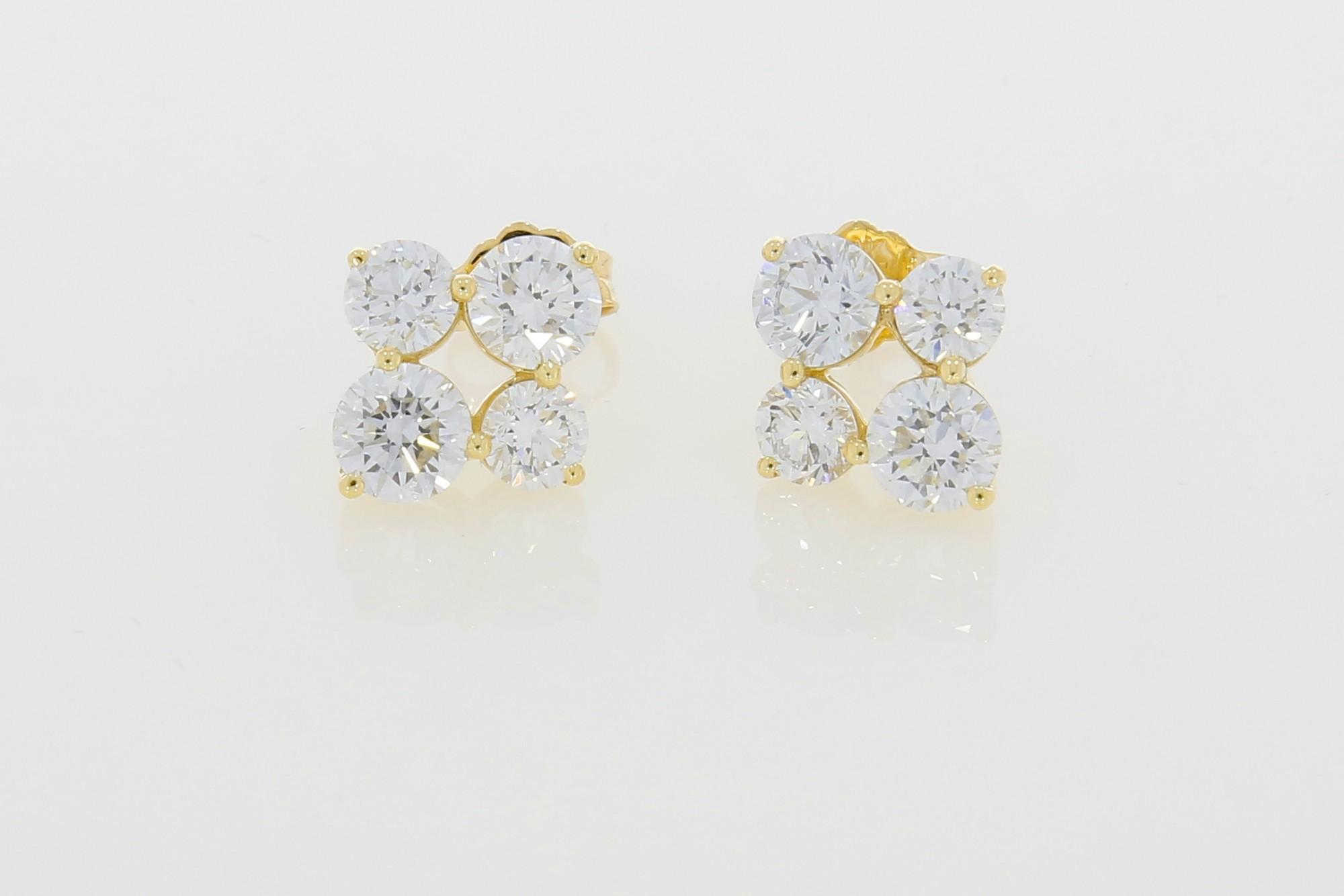 Tootefoto - Kuldkõrvarõngad 585* Briljandid 2