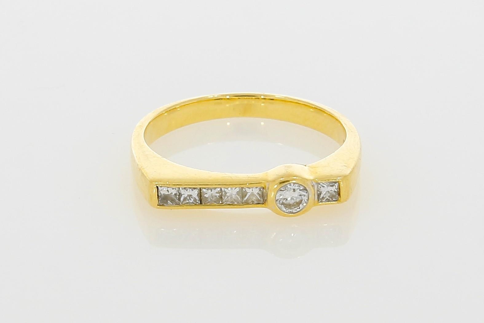 Tootefoto - Kuldsõrmus 750* Briljandid