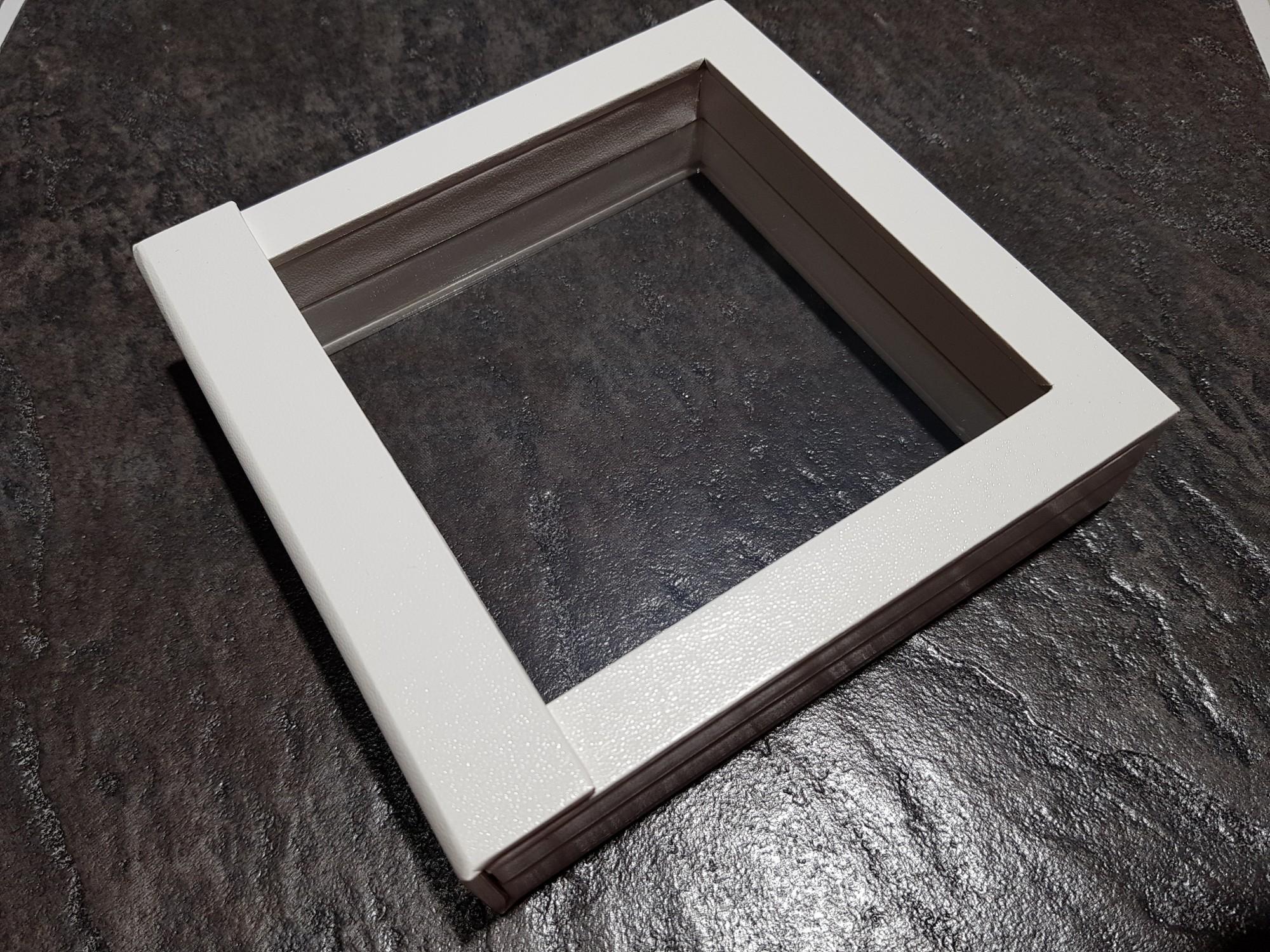 Tootefoto - Ehete kinkekarp