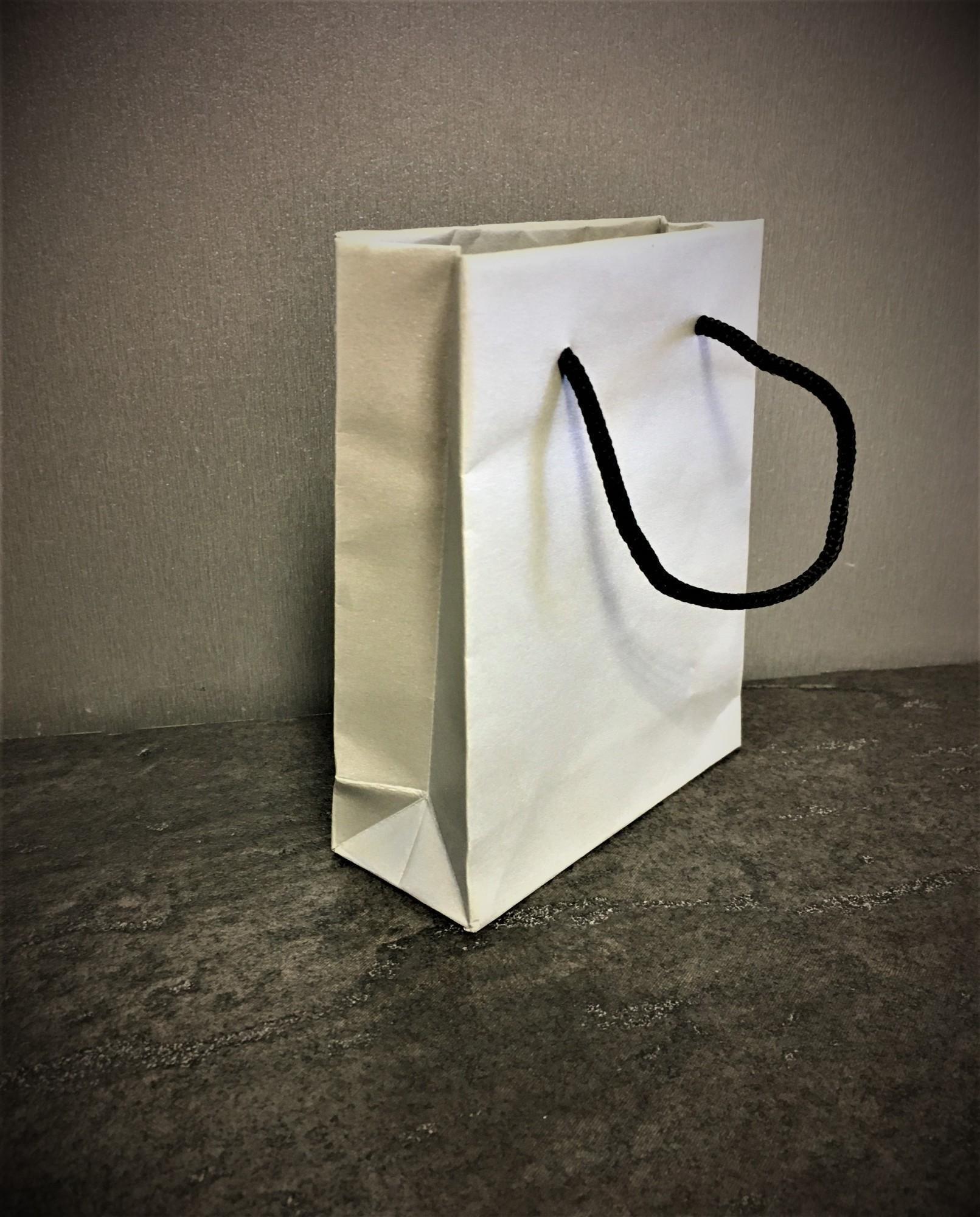 Tootefoto - Kinkekott