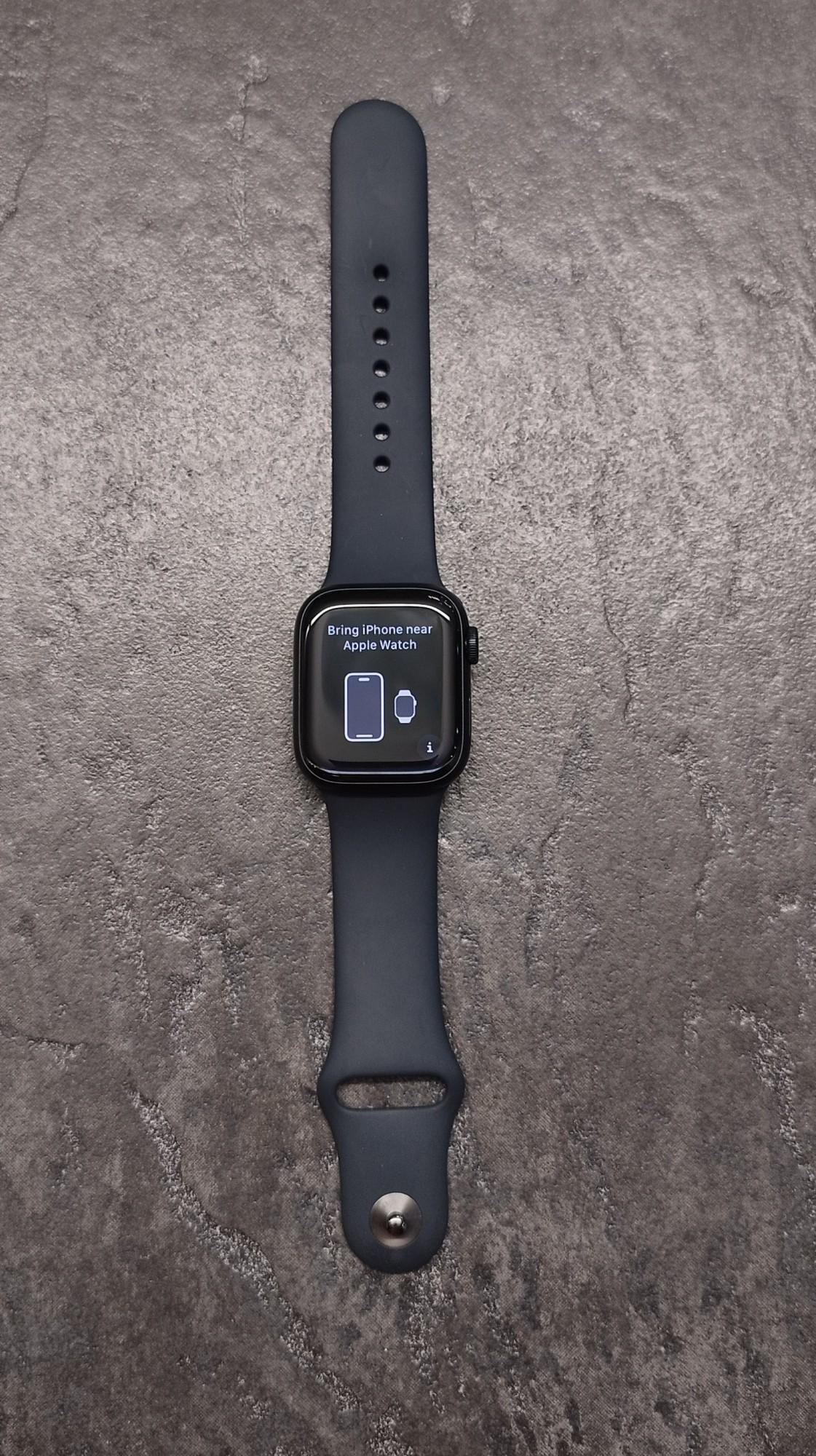 Tootefoto - Nutikell Apple Watch 7 GPS (A2473)