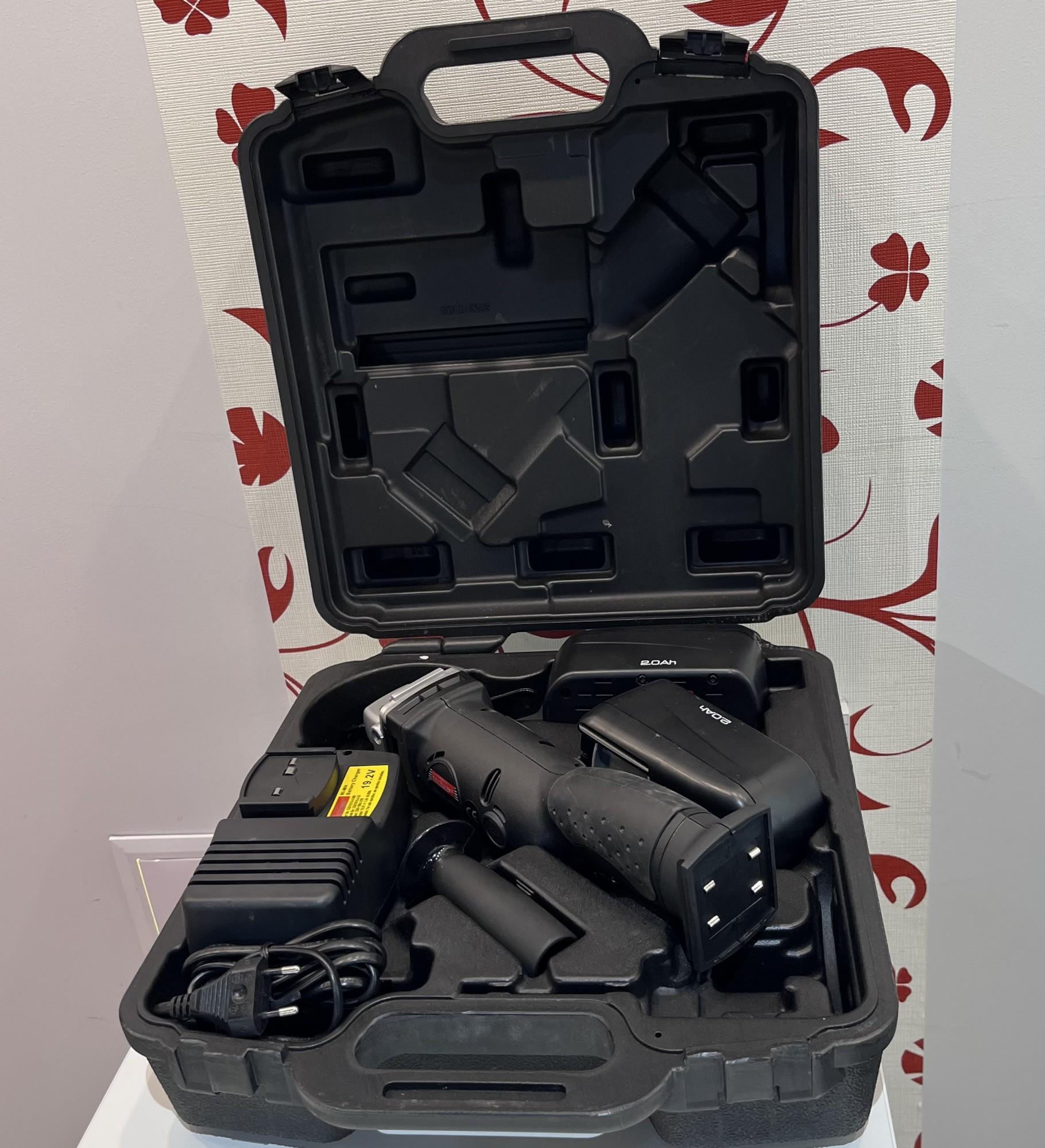 Tootefoto - Akunurklihvija Techway