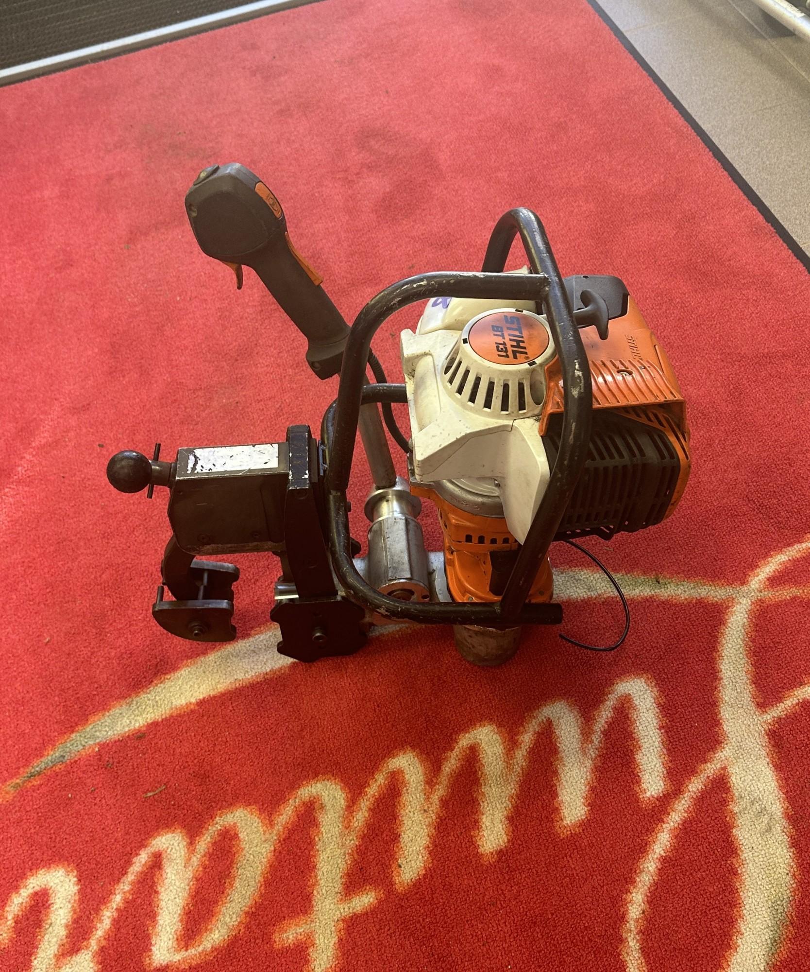 Tootefoto - Rööbaste puurmasin Stihl 131