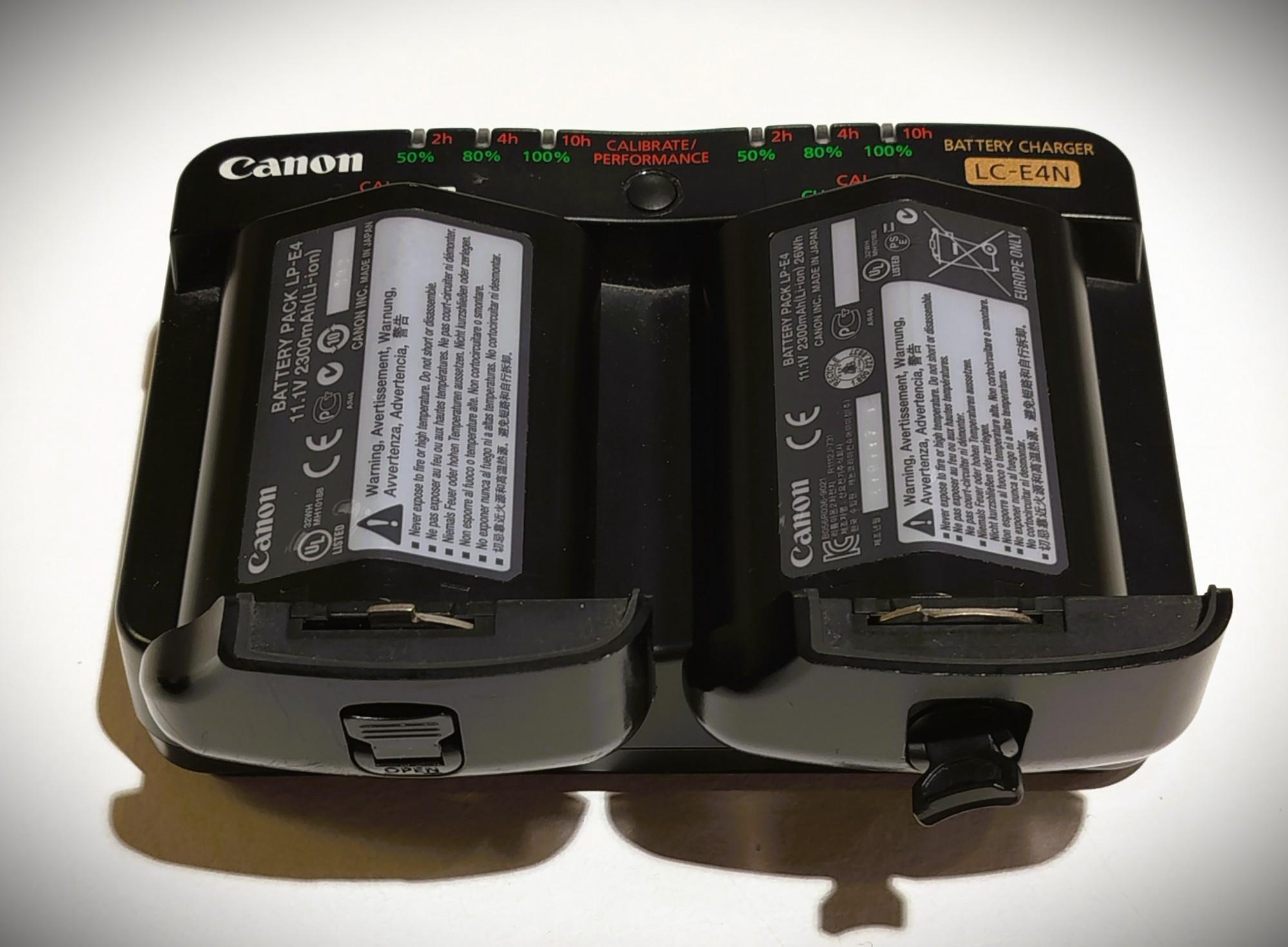 Tootefoto - Laadija Canon LC-E4N + 2 akut