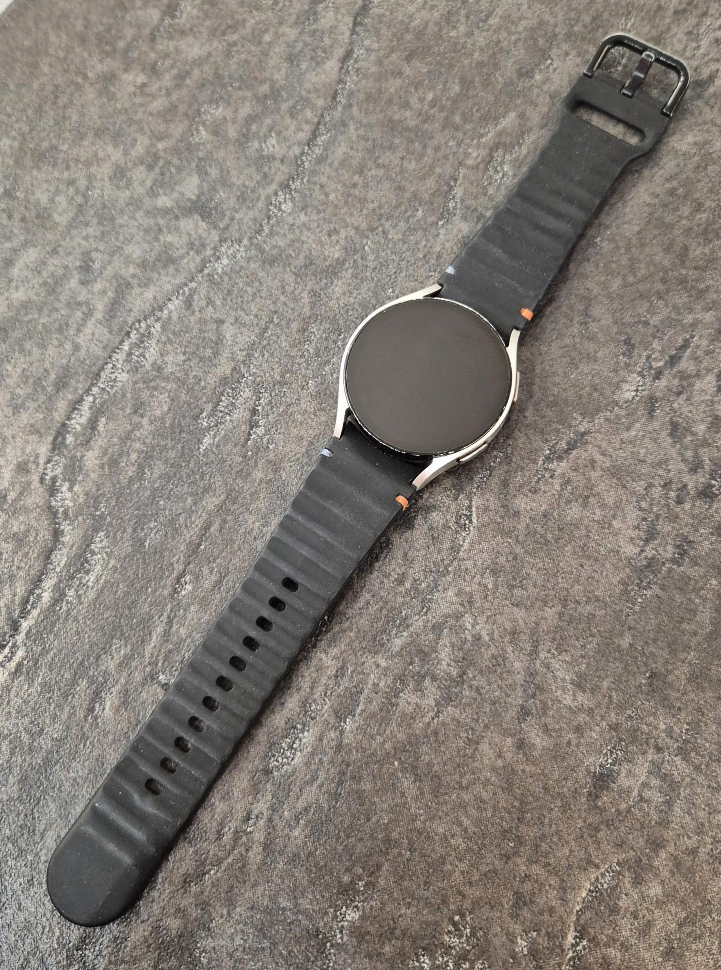 Tootefoto - Nutikell Samsung Galaxy Watch 6 40mm LTE