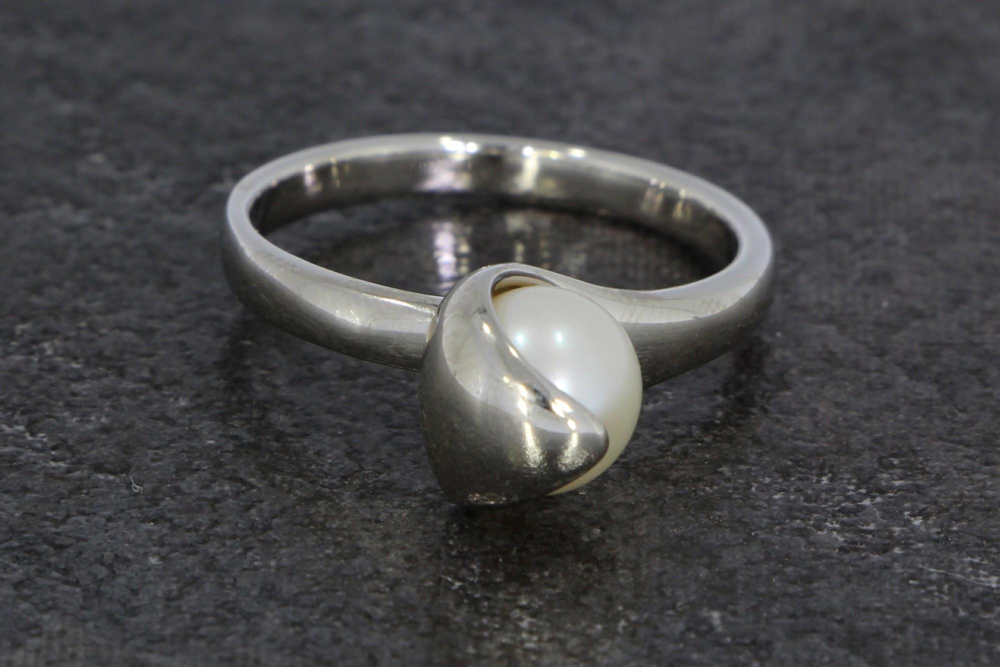 Tootefoto - Hõbesõrmus 925* Pärliga GAURA