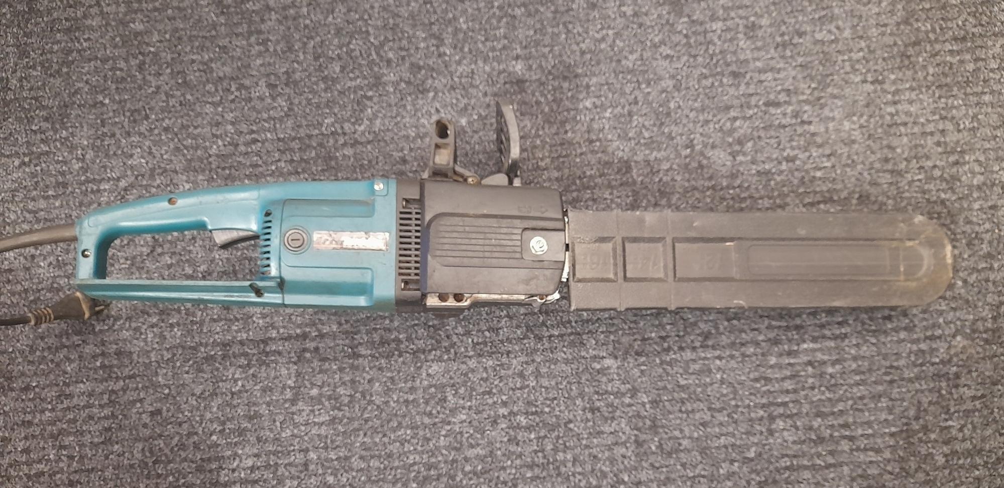 Tootefoto - Elektriline kettsaag Makita UC3503A