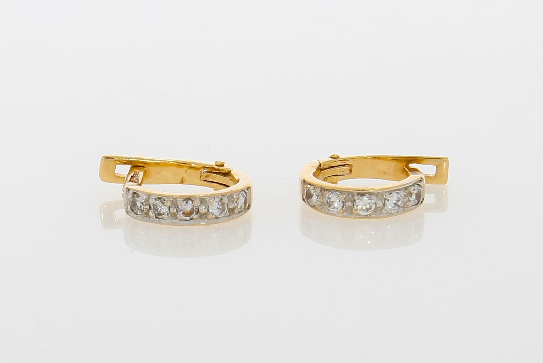 Tootefoto - Kuldkõrvarõngad 585*