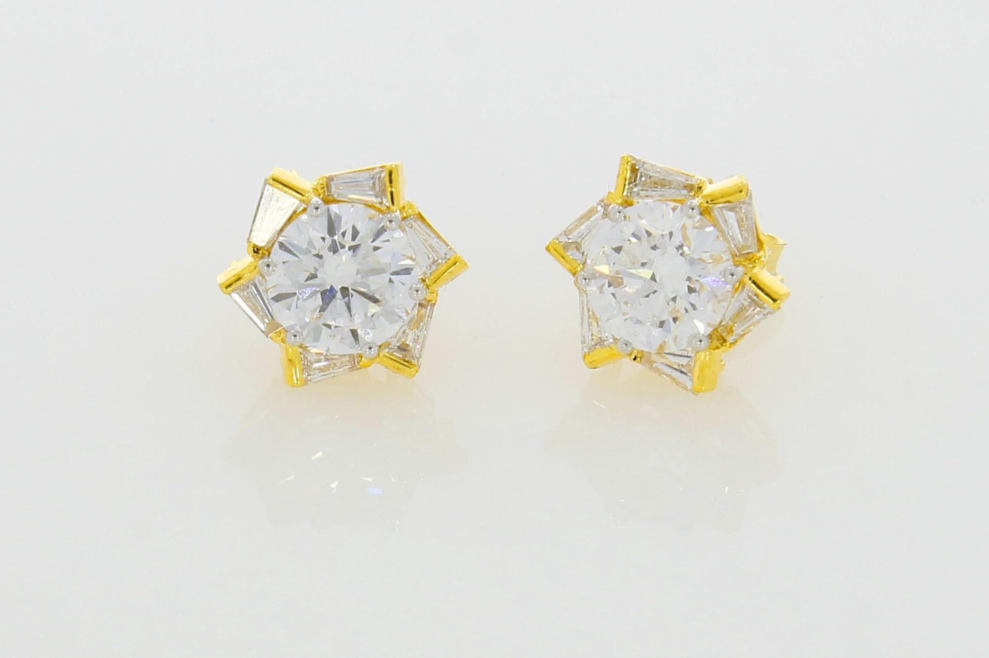 Tootefoto - Kuldkõrvarõngad 585* Briljandid 3