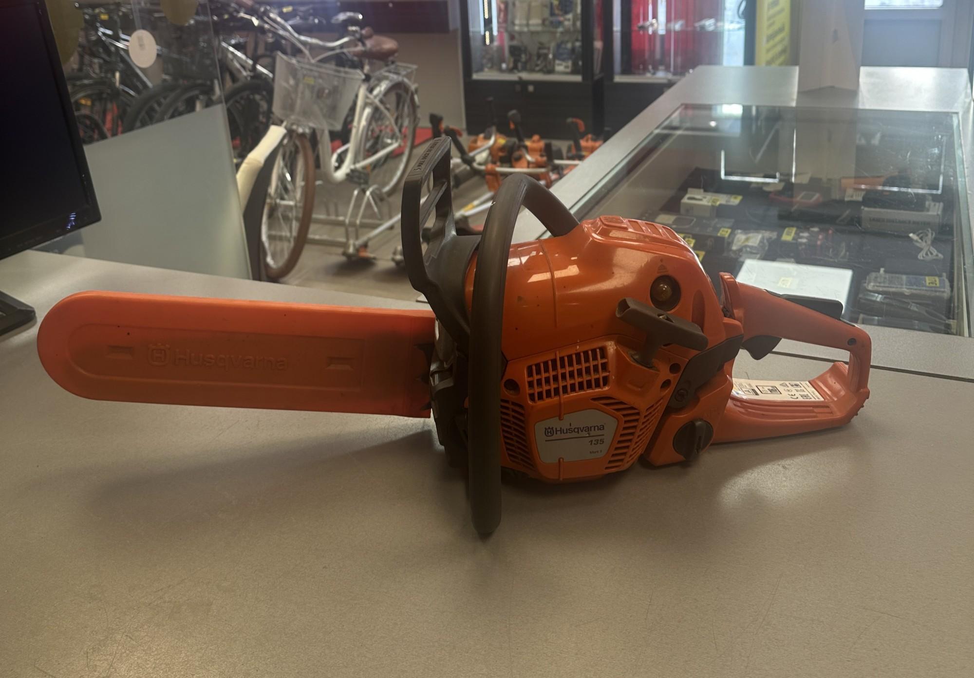 Tootefoto - Mootorsaag Husqvarna 135 Mark II