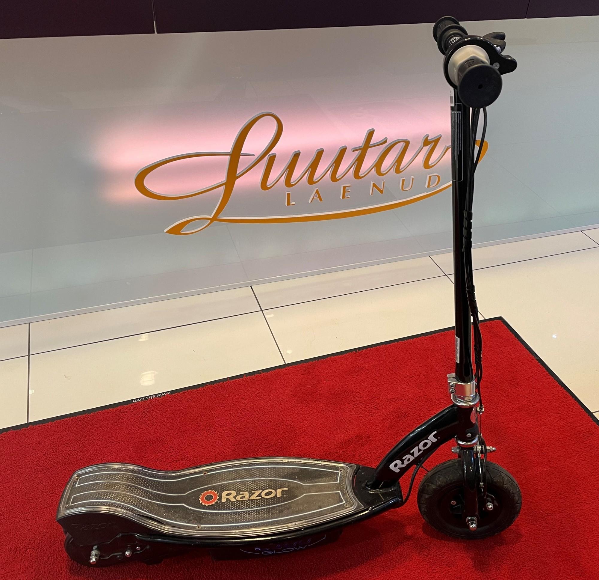 Tootefoto - Elektritõukeratas Razor E100