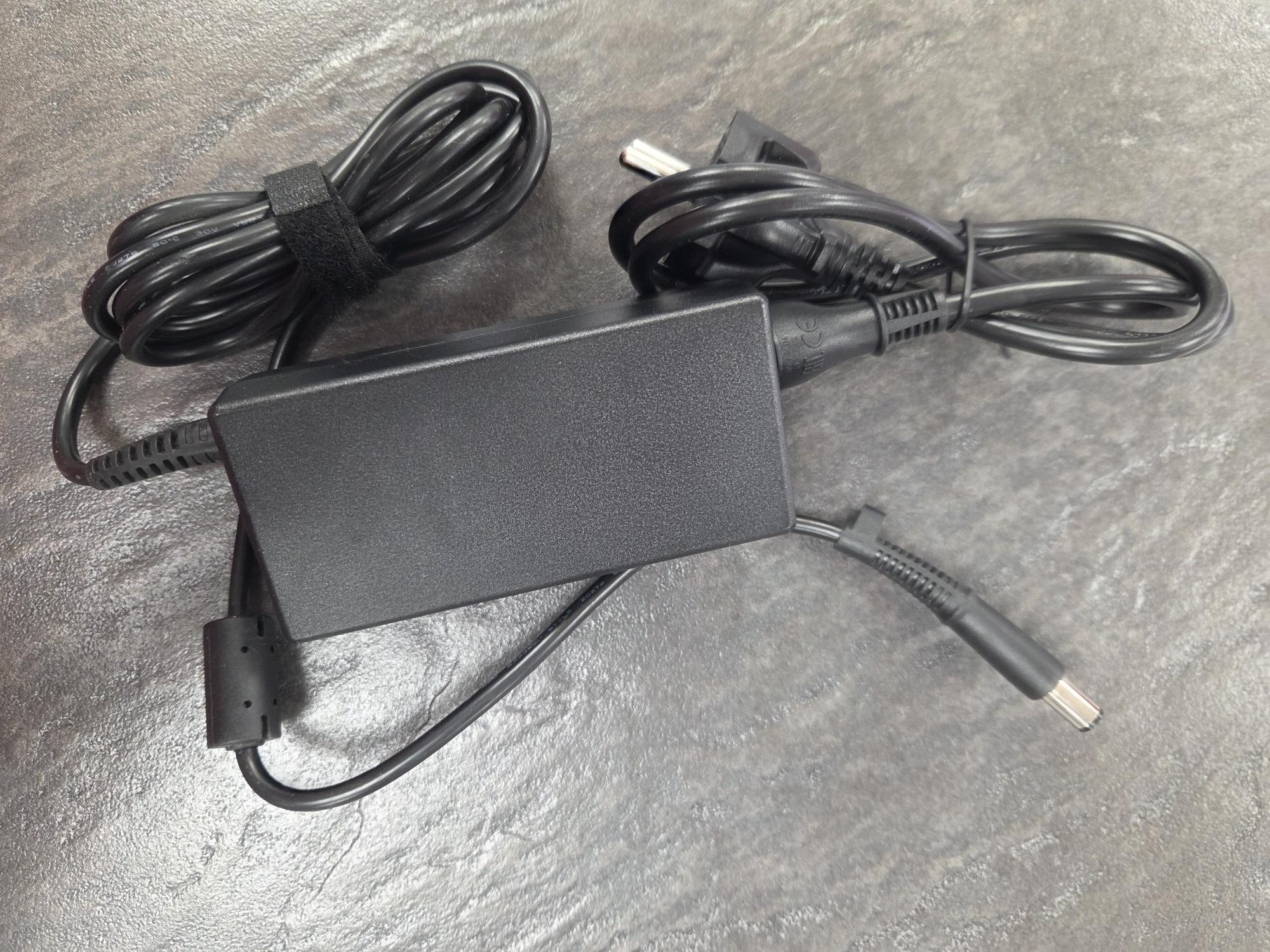 Tootefoto - Laadija HP AO065R05CH-HW02