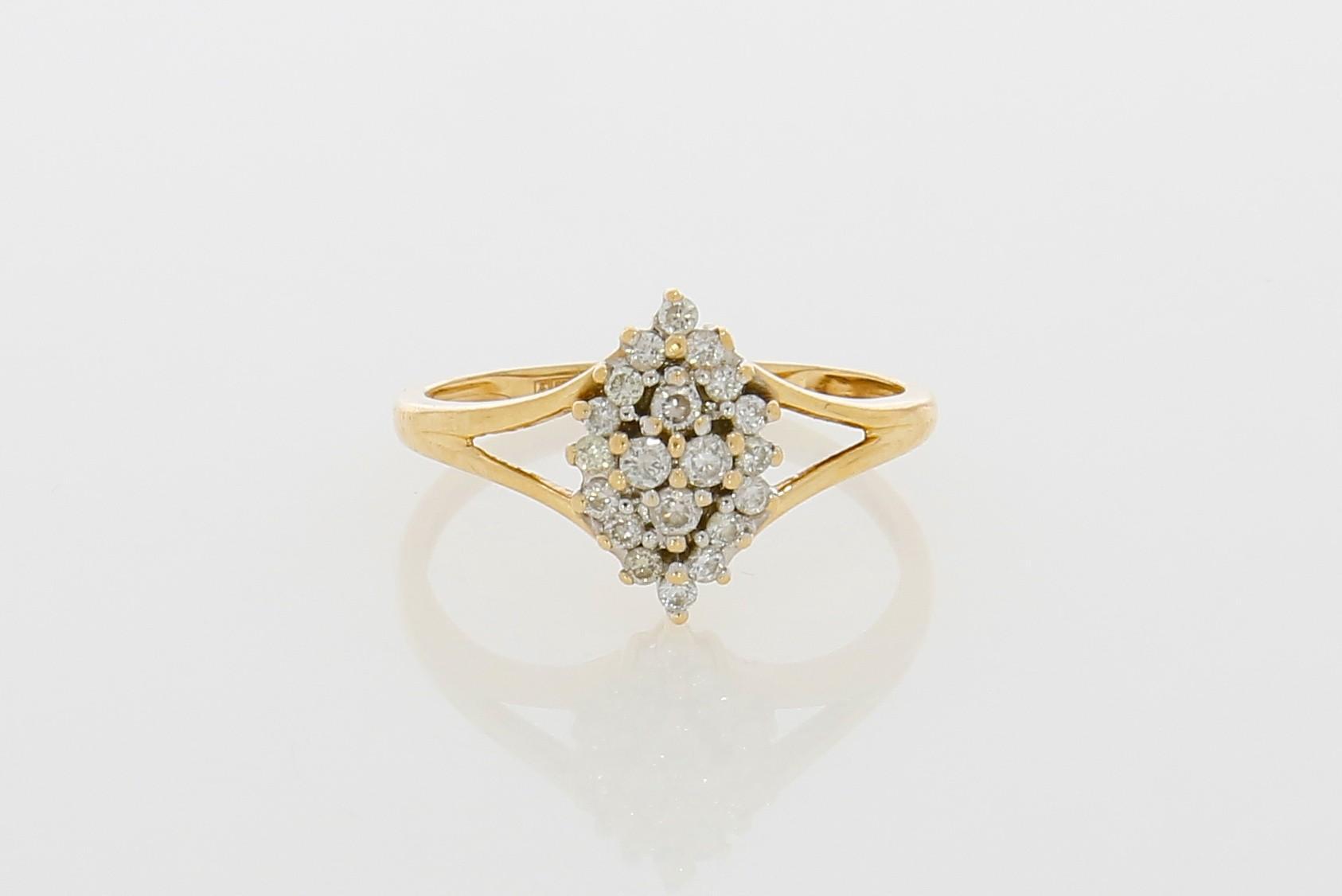 Tootefoto - Kuldsõrmus 585* Briljandid