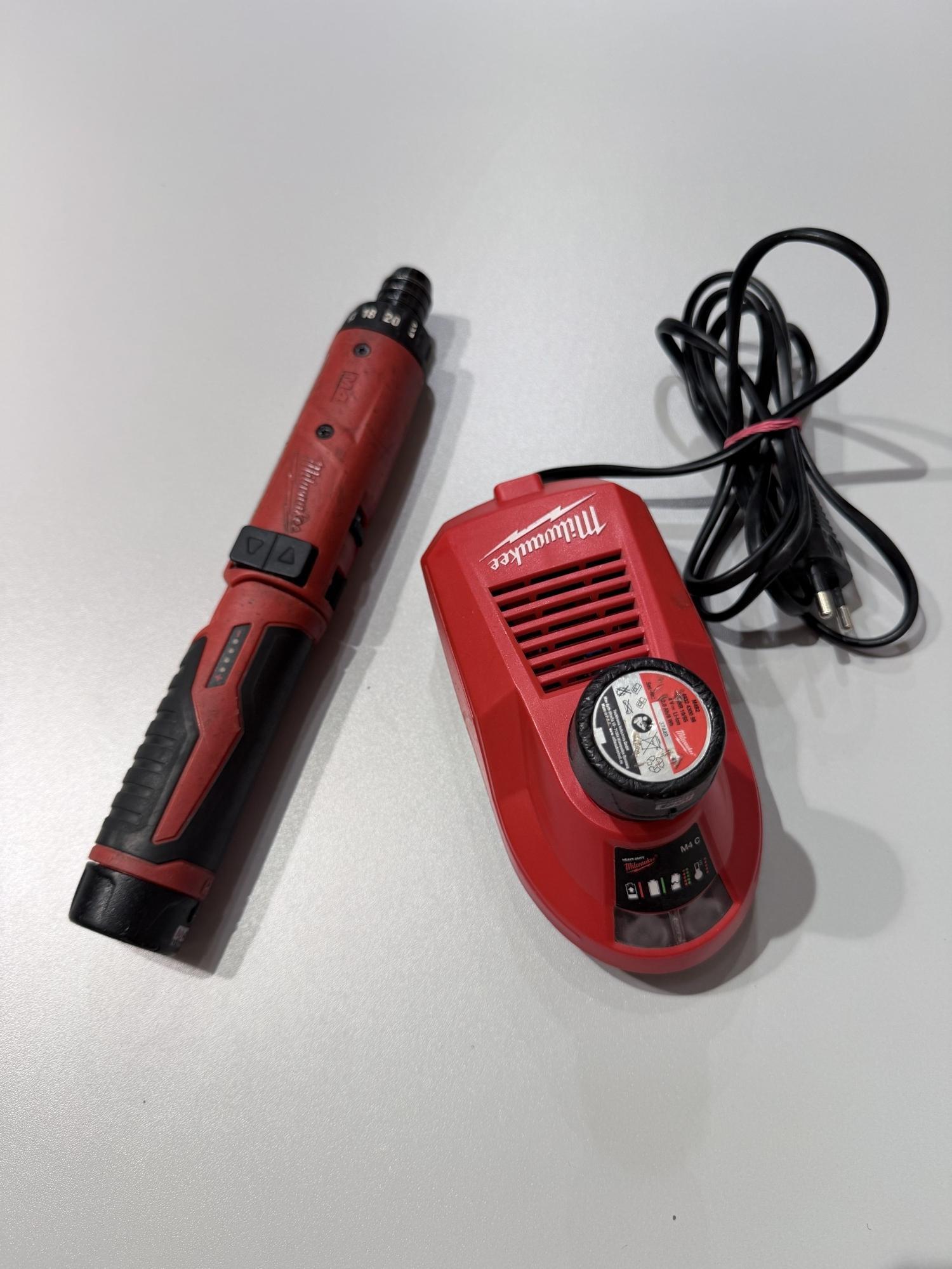 Tootefoto - Akukruvikeeraja Milwaukee M4 D-202B