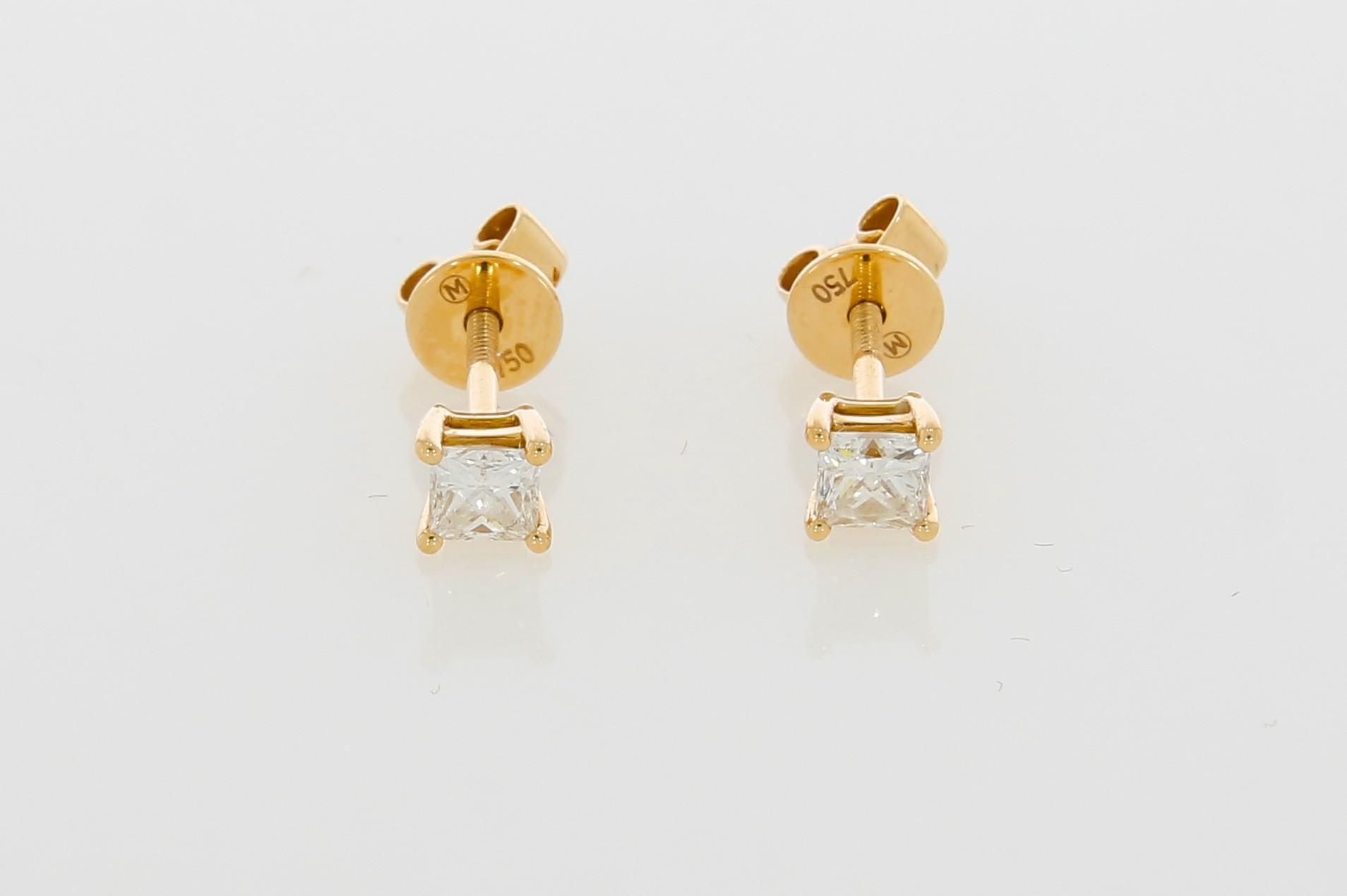 Tootefoto - Kuldkõrvarõngad 750* Briljandid