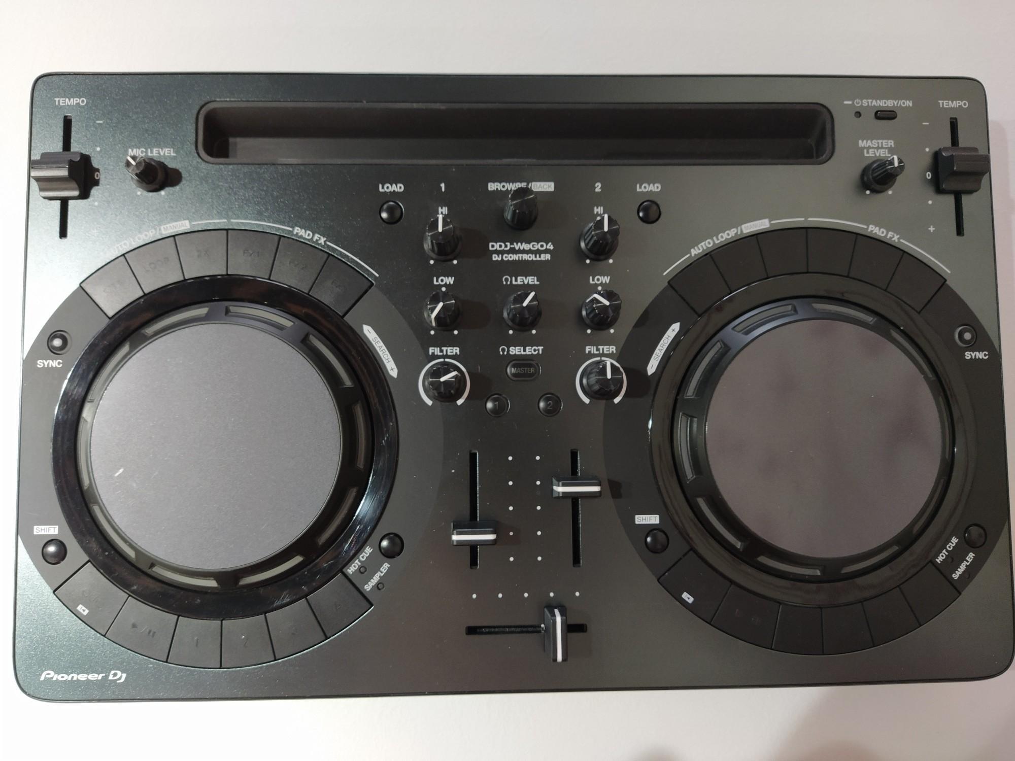 Tootefoto - Dj pult Pioneer DDJ-WeGO4