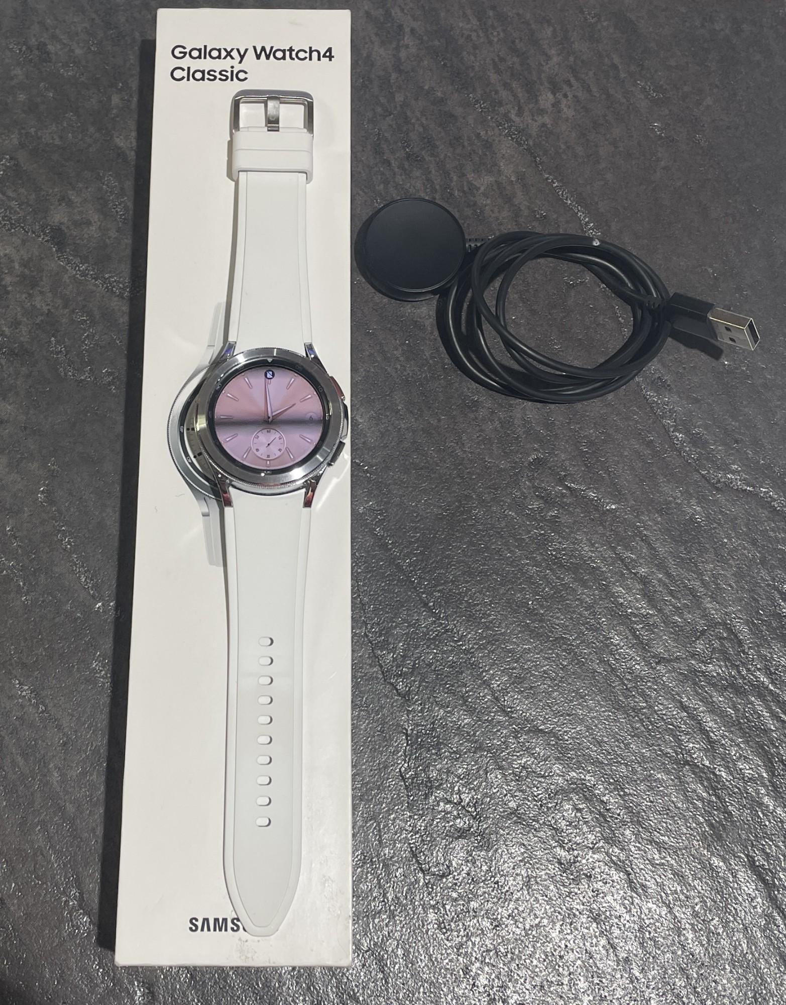 Tootefoto - Nutikell Samsung Galaxy Watch 4 42mm