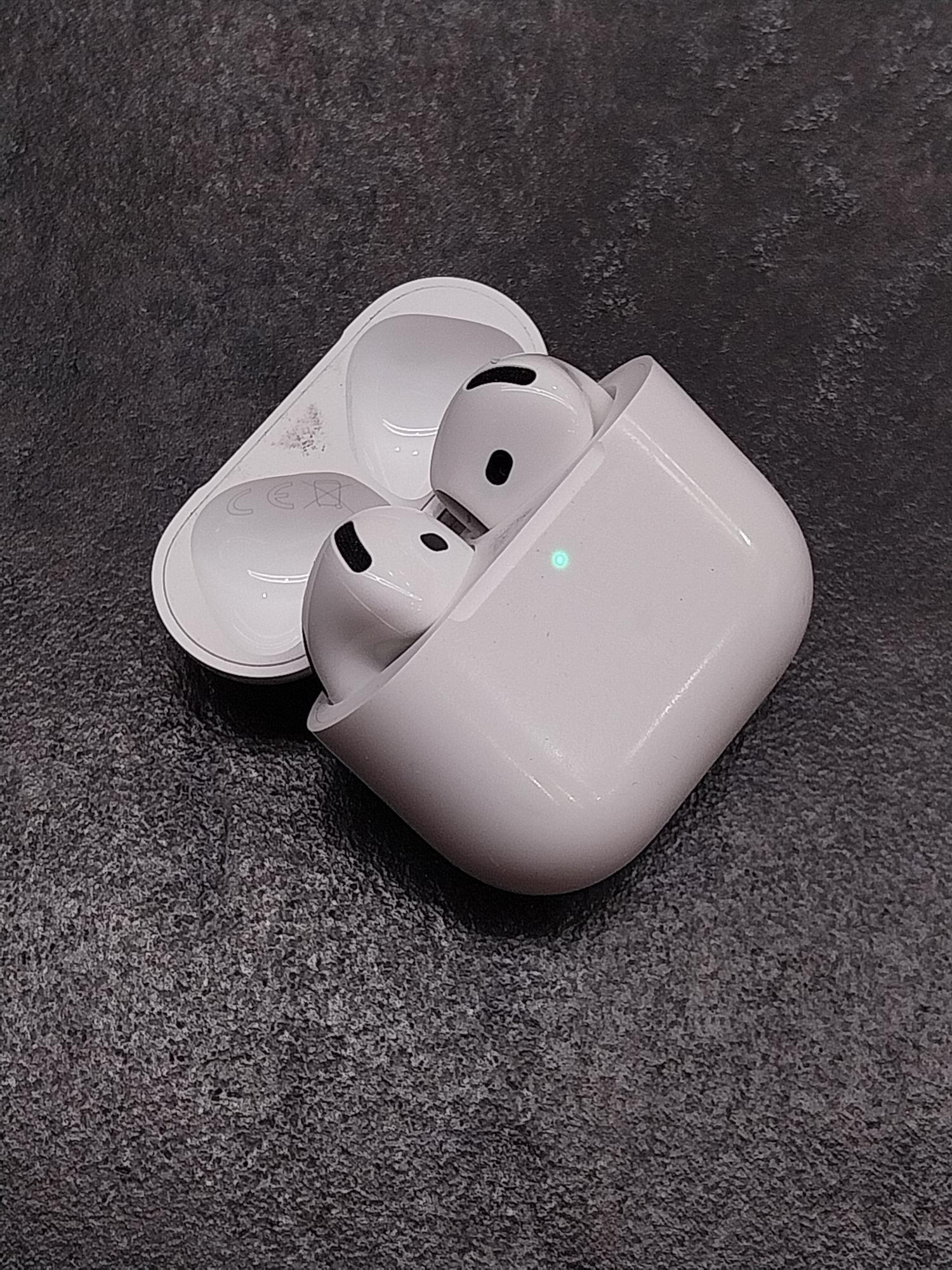 Tootefoto - Juhtmevaba kõrvaklapid Apple AirPods 4 (A3053)