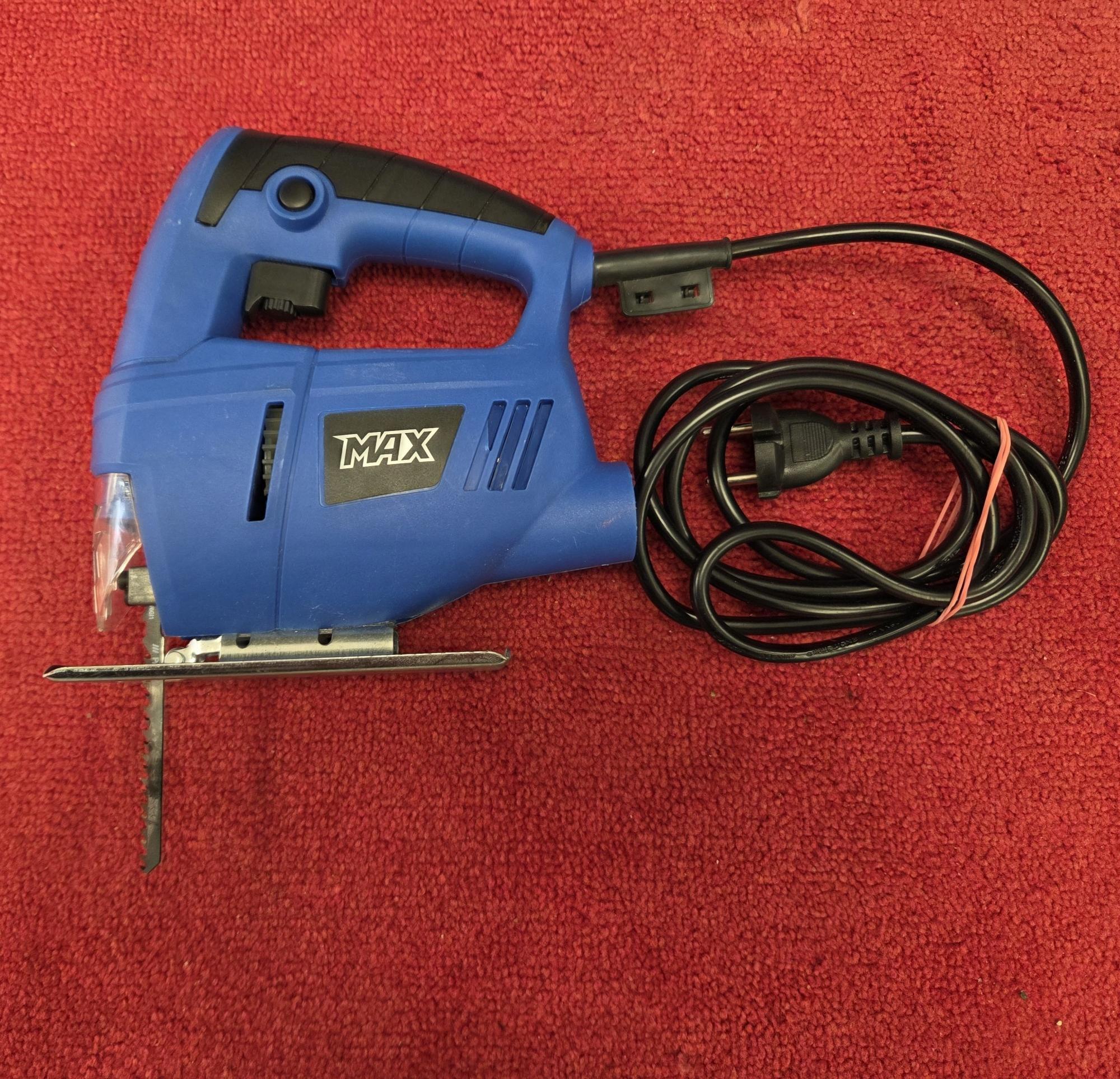 Tootefoto - Tikksaag Max