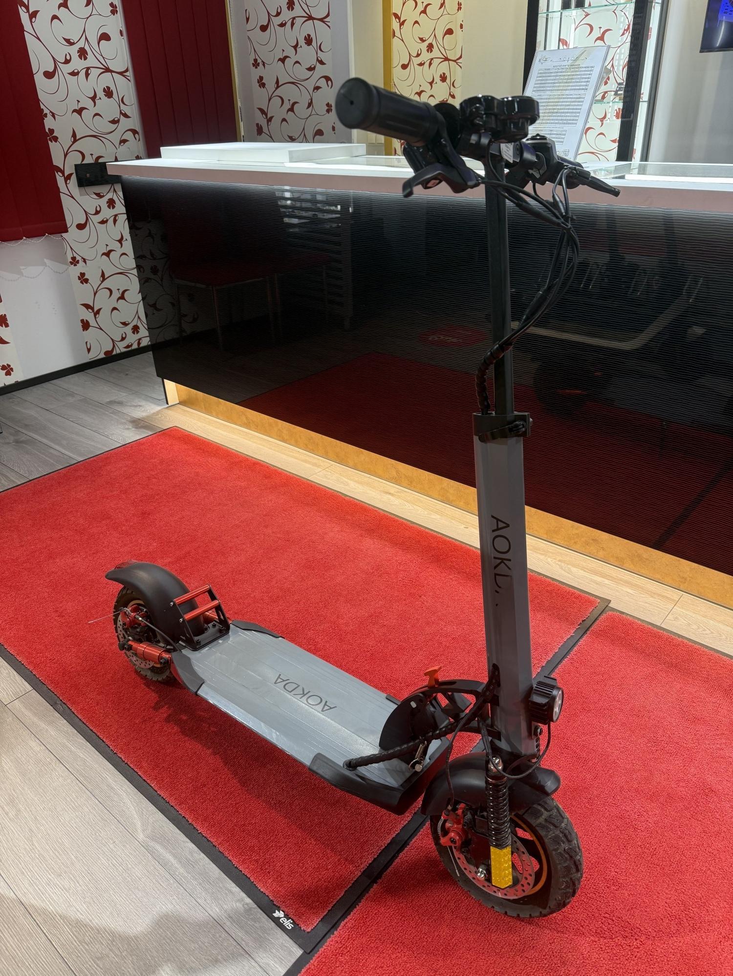 Tootefoto - Elektritõukeratas AOKDA A1 800W 12