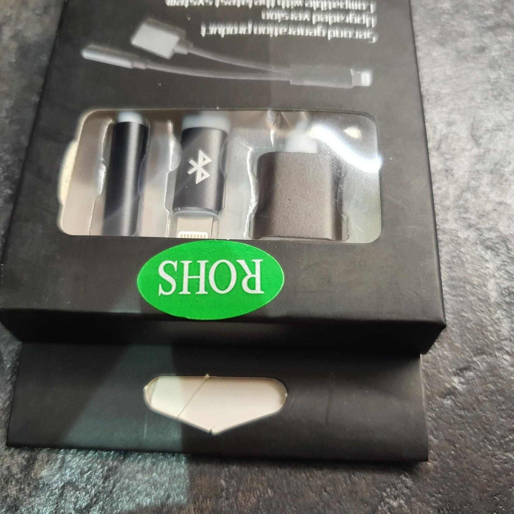 Tootefoto - Audiokonverter Lightning → Lightning + 3