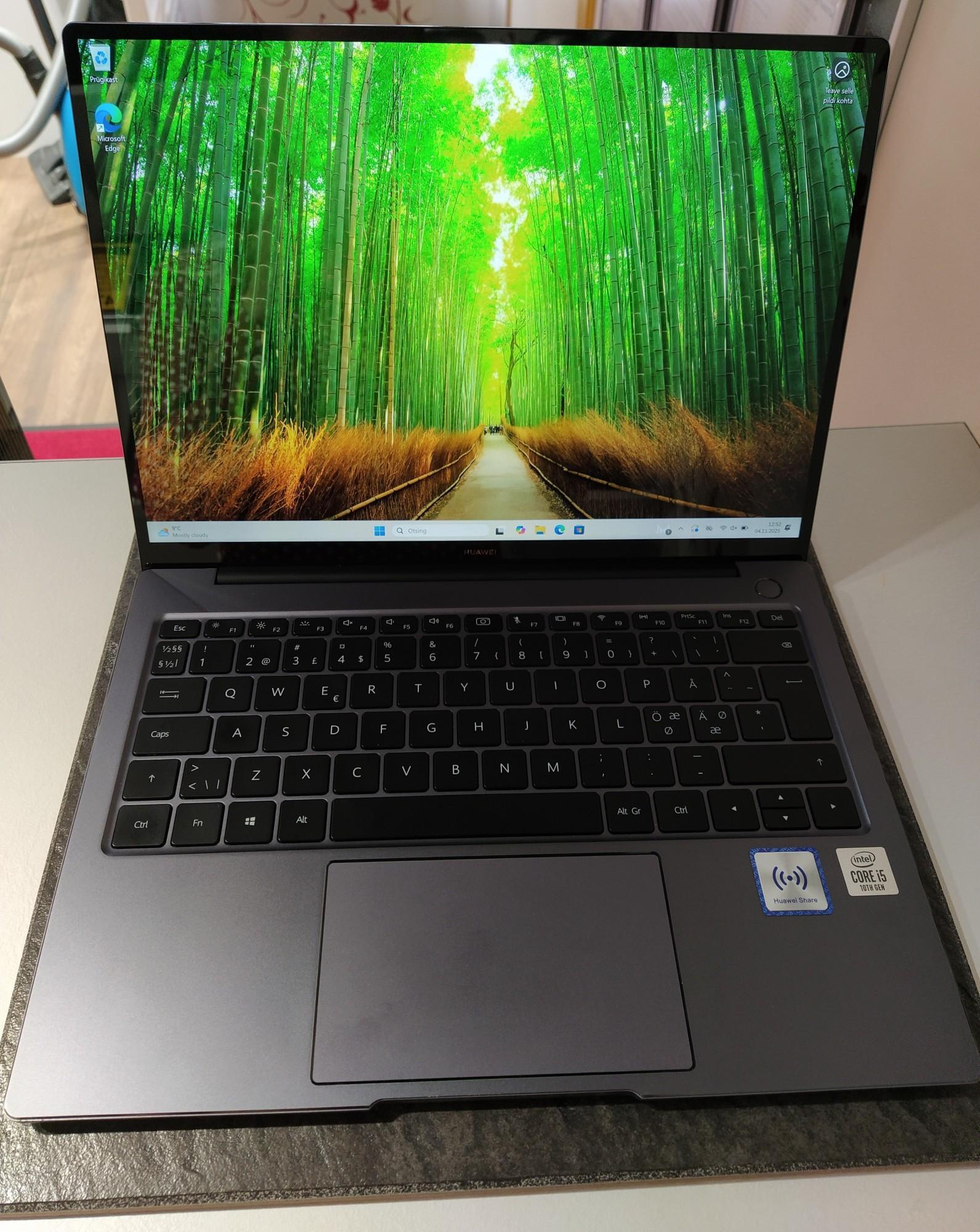 Tootefoto - Sülearvuti Huawei KLVC-WAH9L