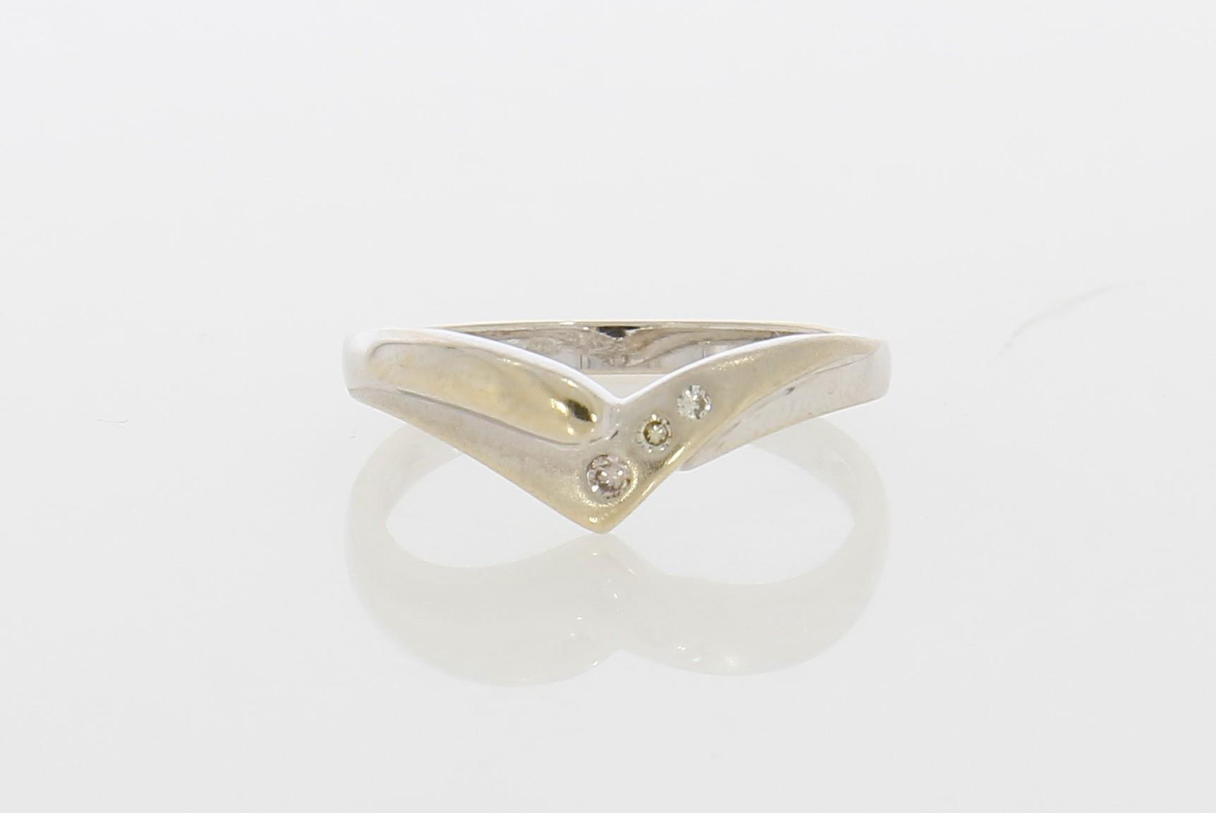 Tootefoto - Kuldsõrmus 585* Briljandid