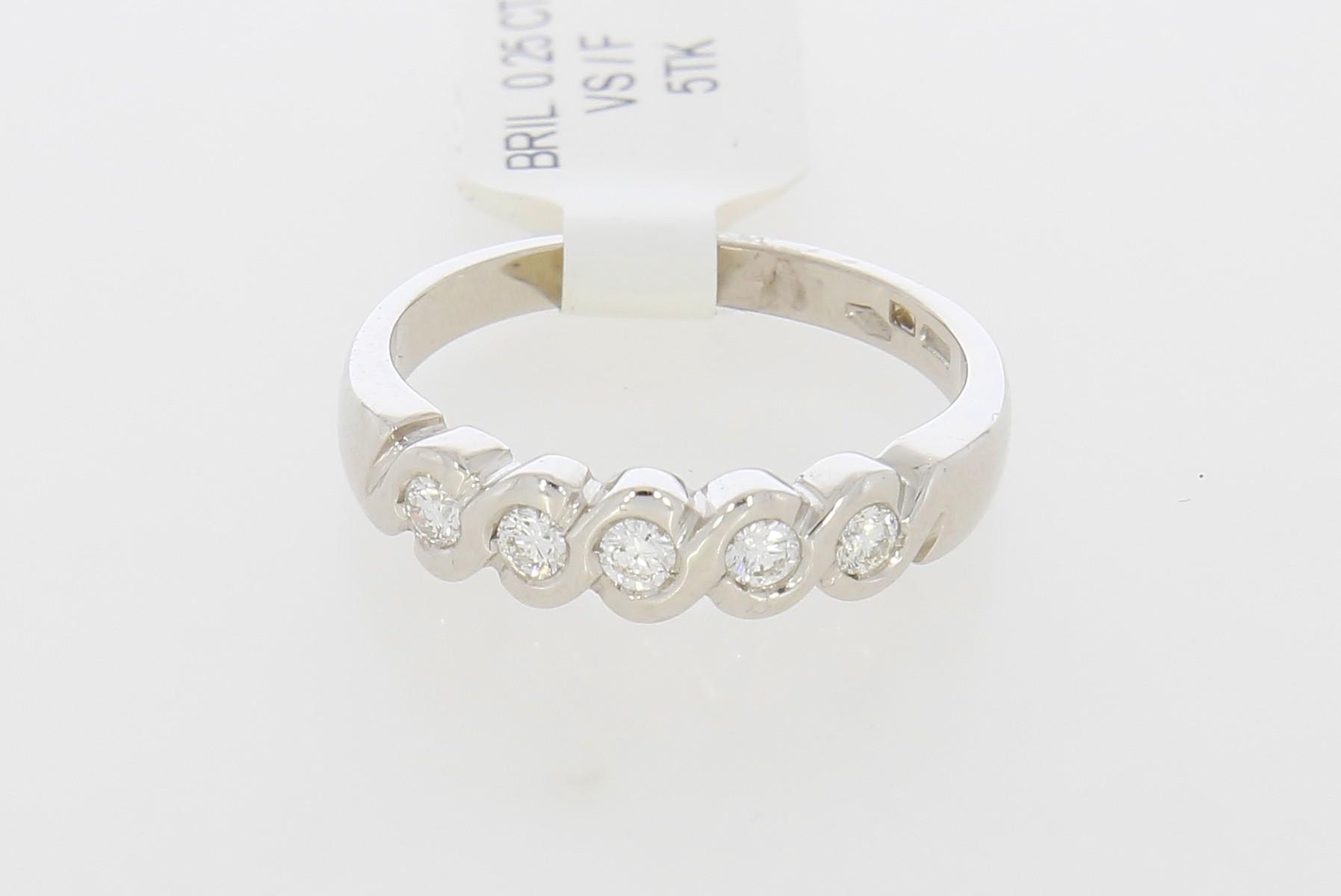 Tootefoto - Kuldsõrmus 750* Briljandid