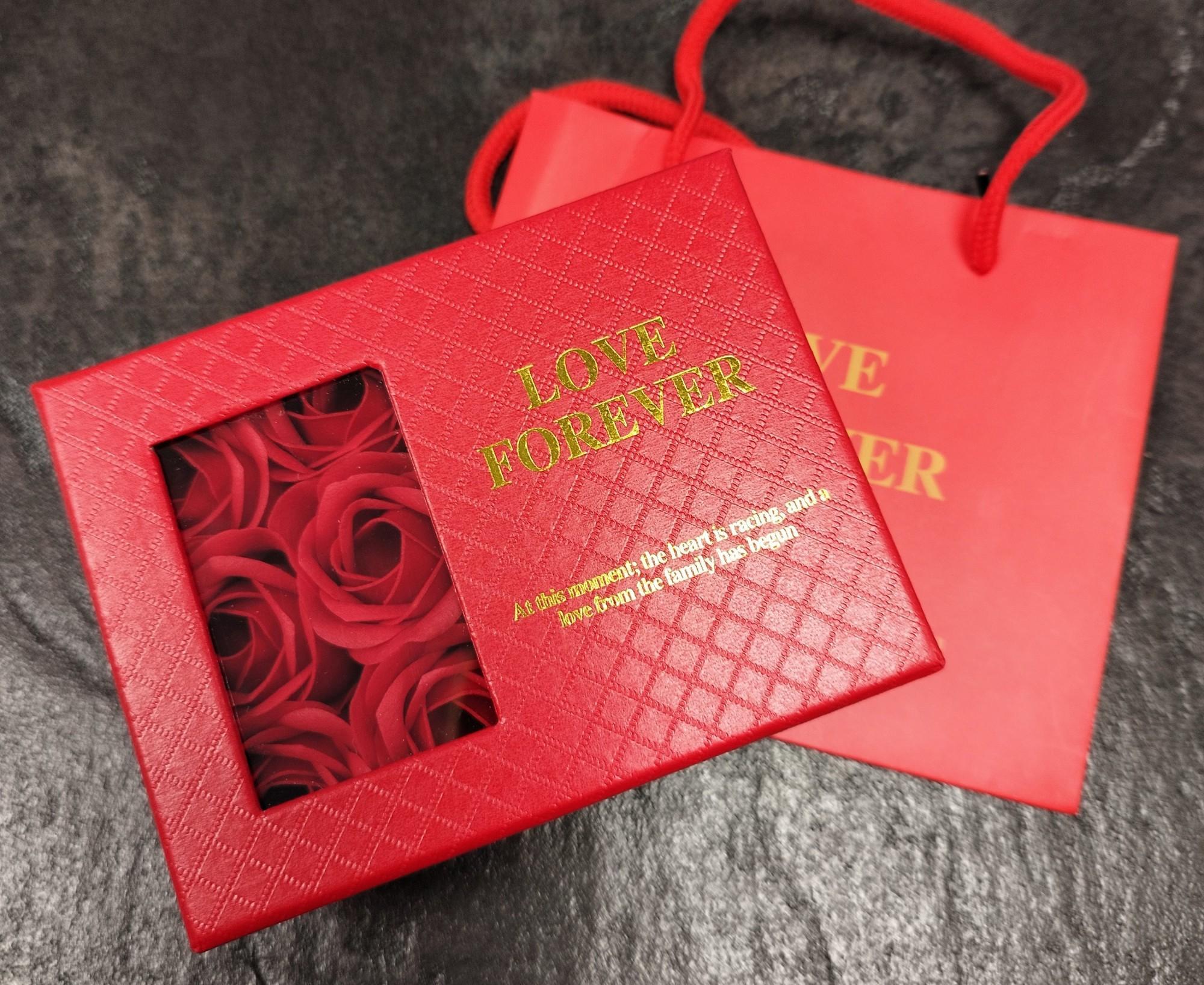 Tootefoto - Kinkekarp Seebiroosidega