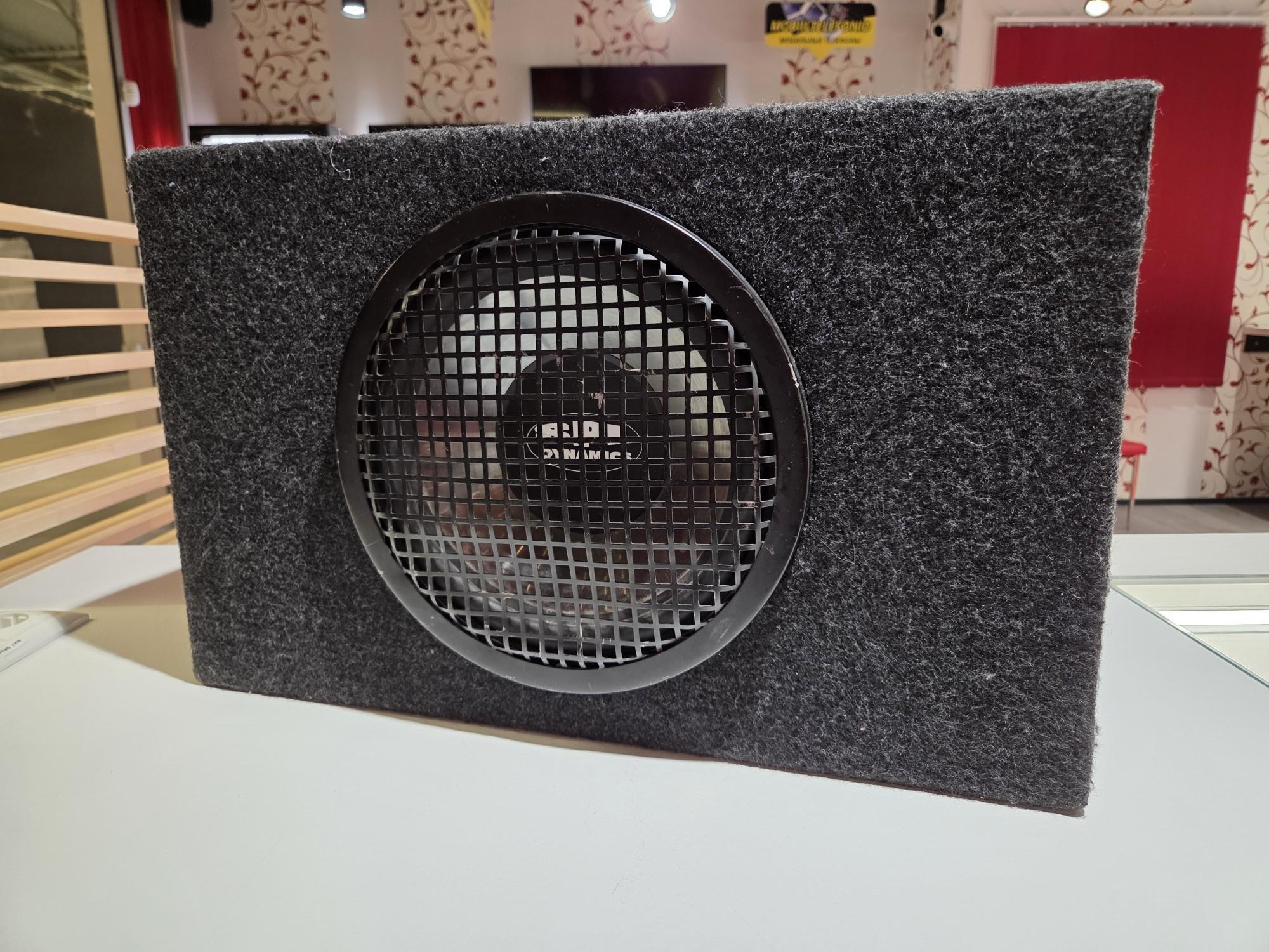 Tootefoto - Bassikõlar kastiga autosse 500W