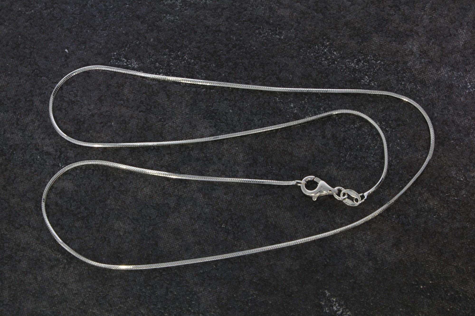 Tootefoto - Hõbekaelakett 925*