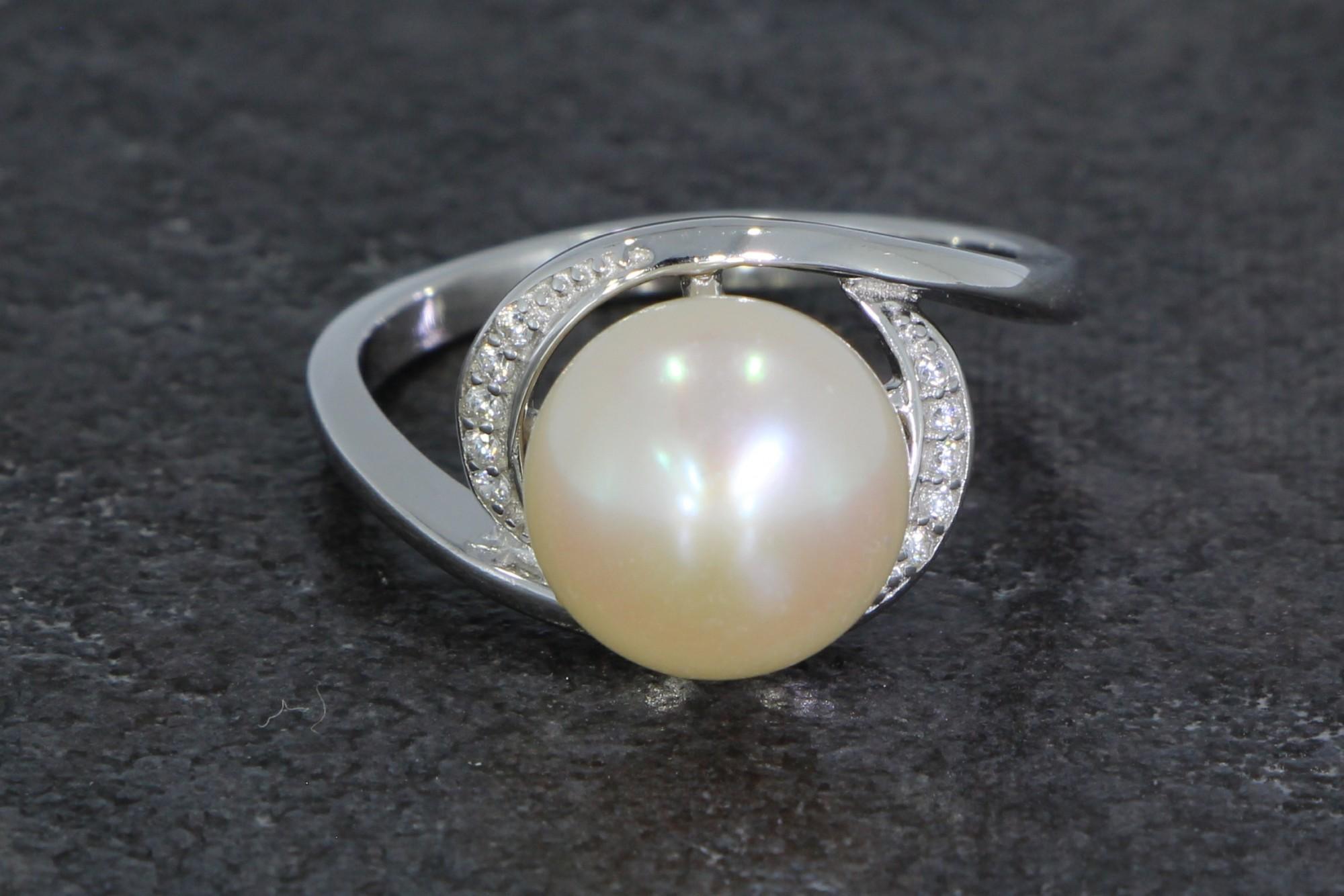 Tootefoto - Hõbesõrmus 925* Pärliga GAURA