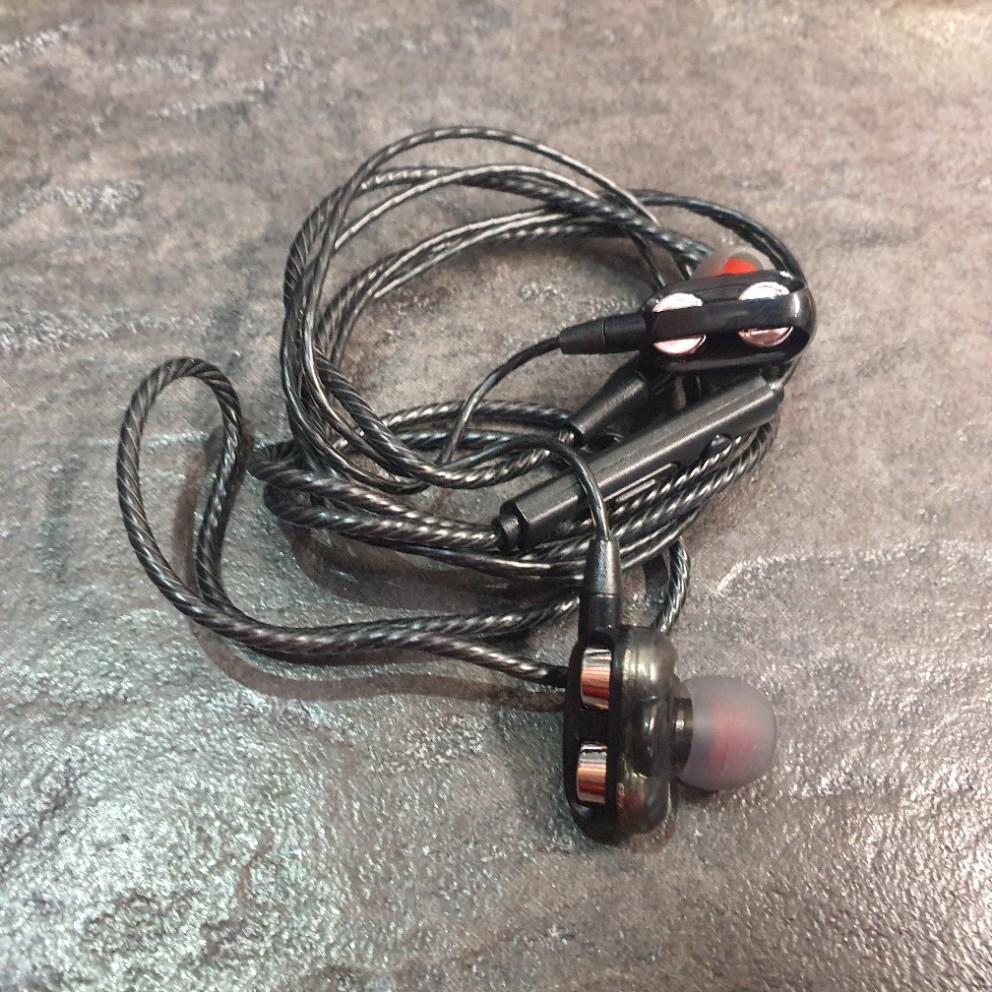 Tootefoto - Kõrvaklapid SuperBass 3