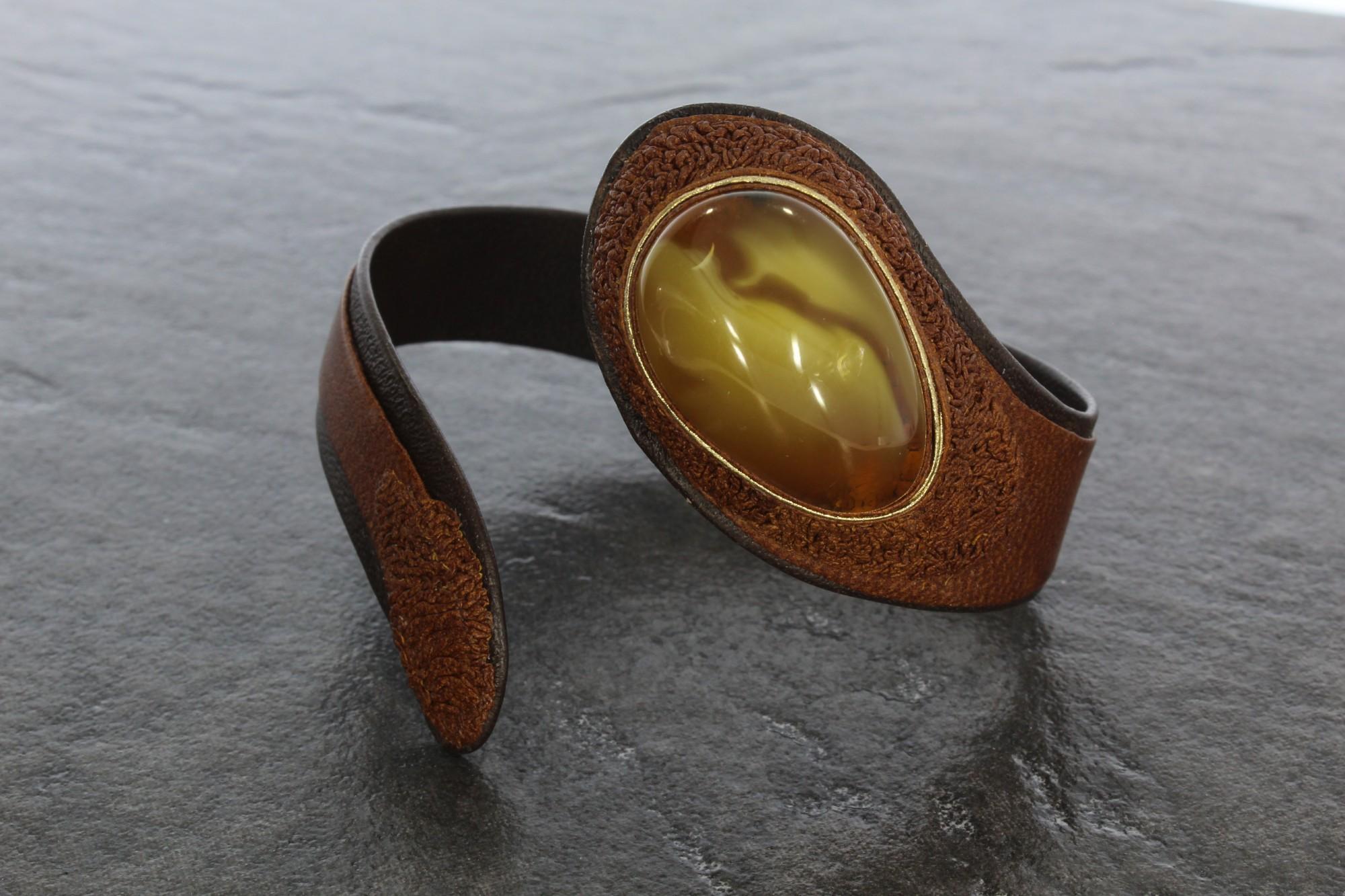 Tootefoto - Käevõru merevaiguga Käsitöö