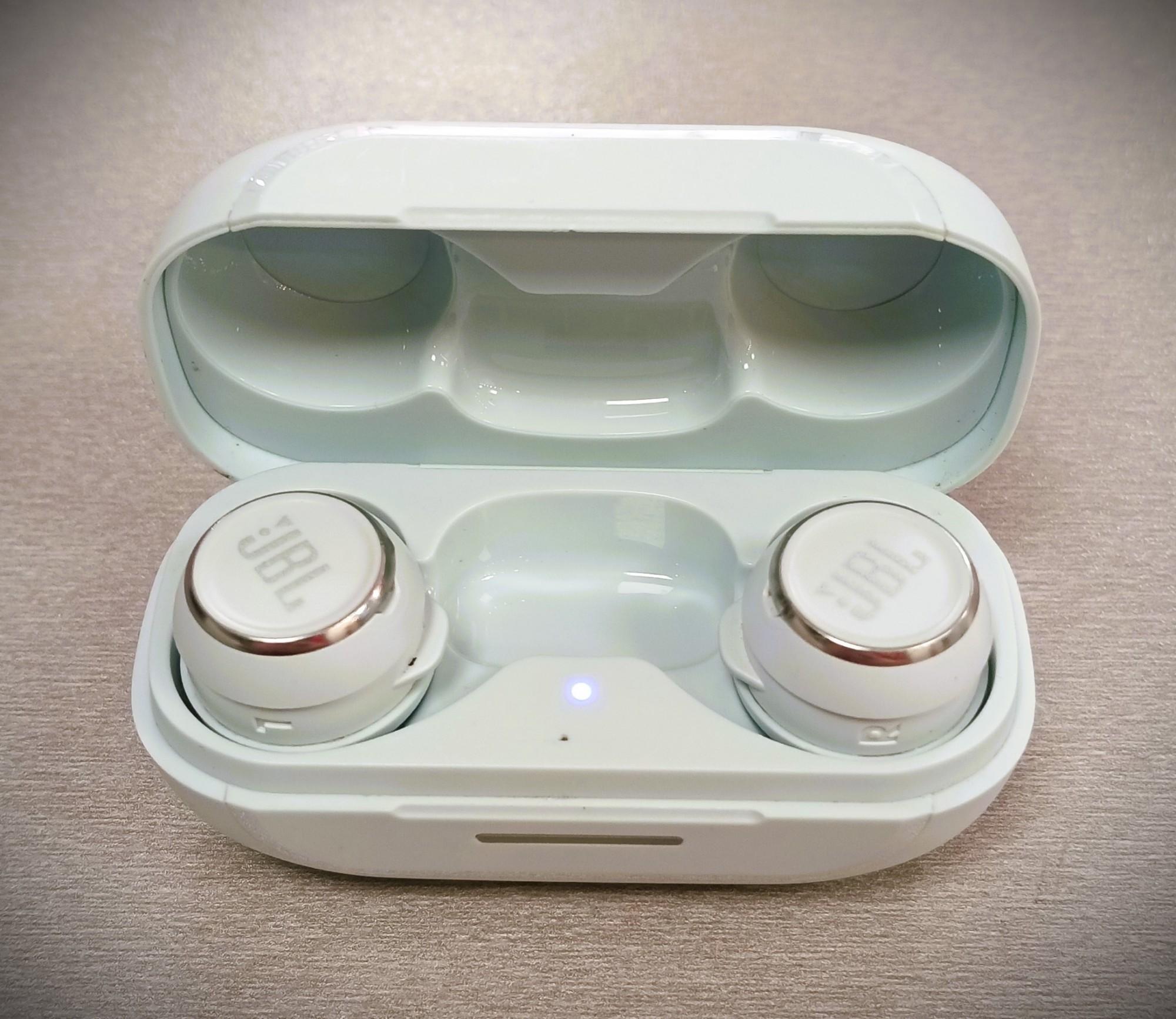 Tootefoto - Kõrvaklapid JBL Reflect Aero