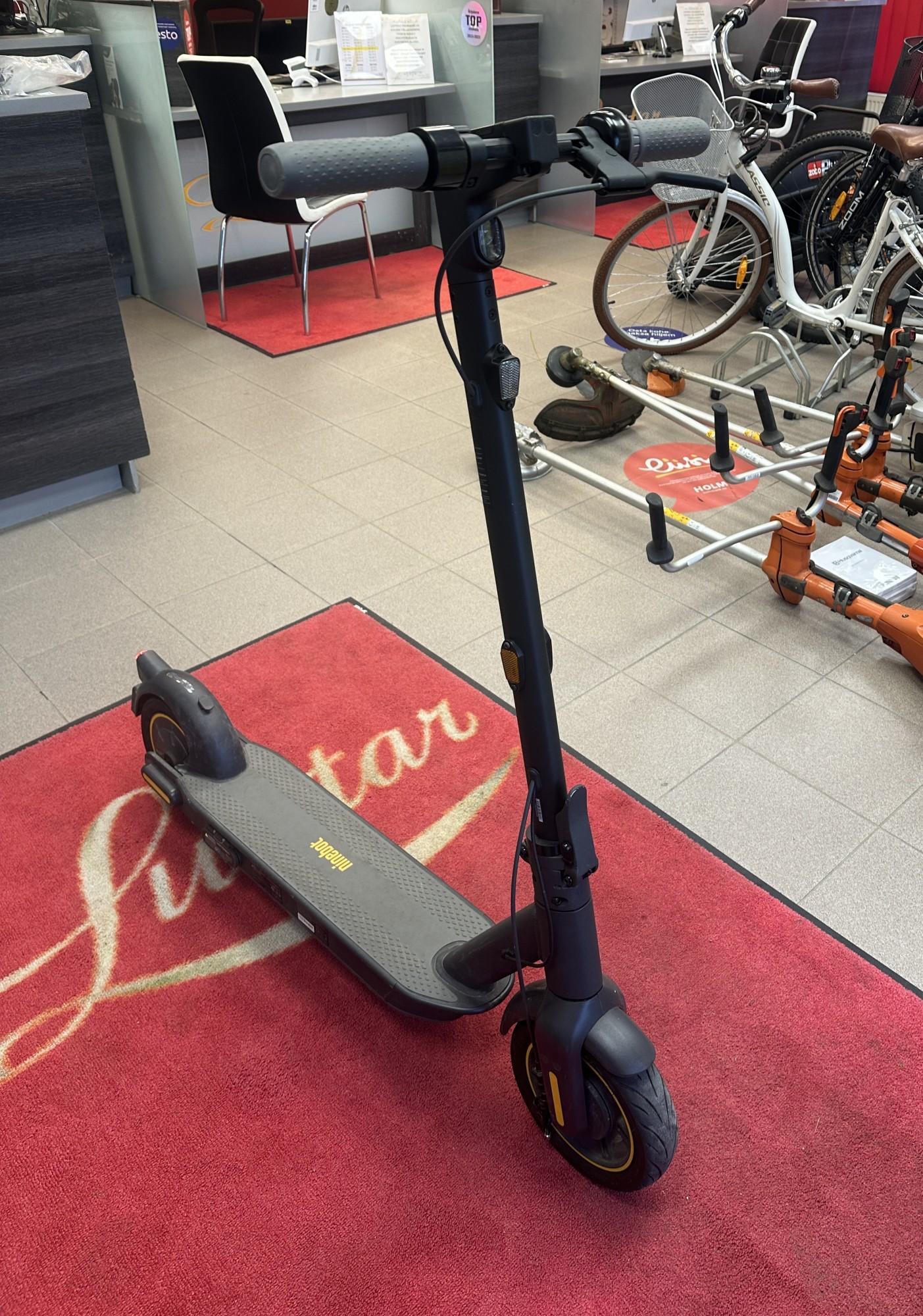 Tootefoto - Tõukeratas Segway Ninebot KickScooter MAX G30E II