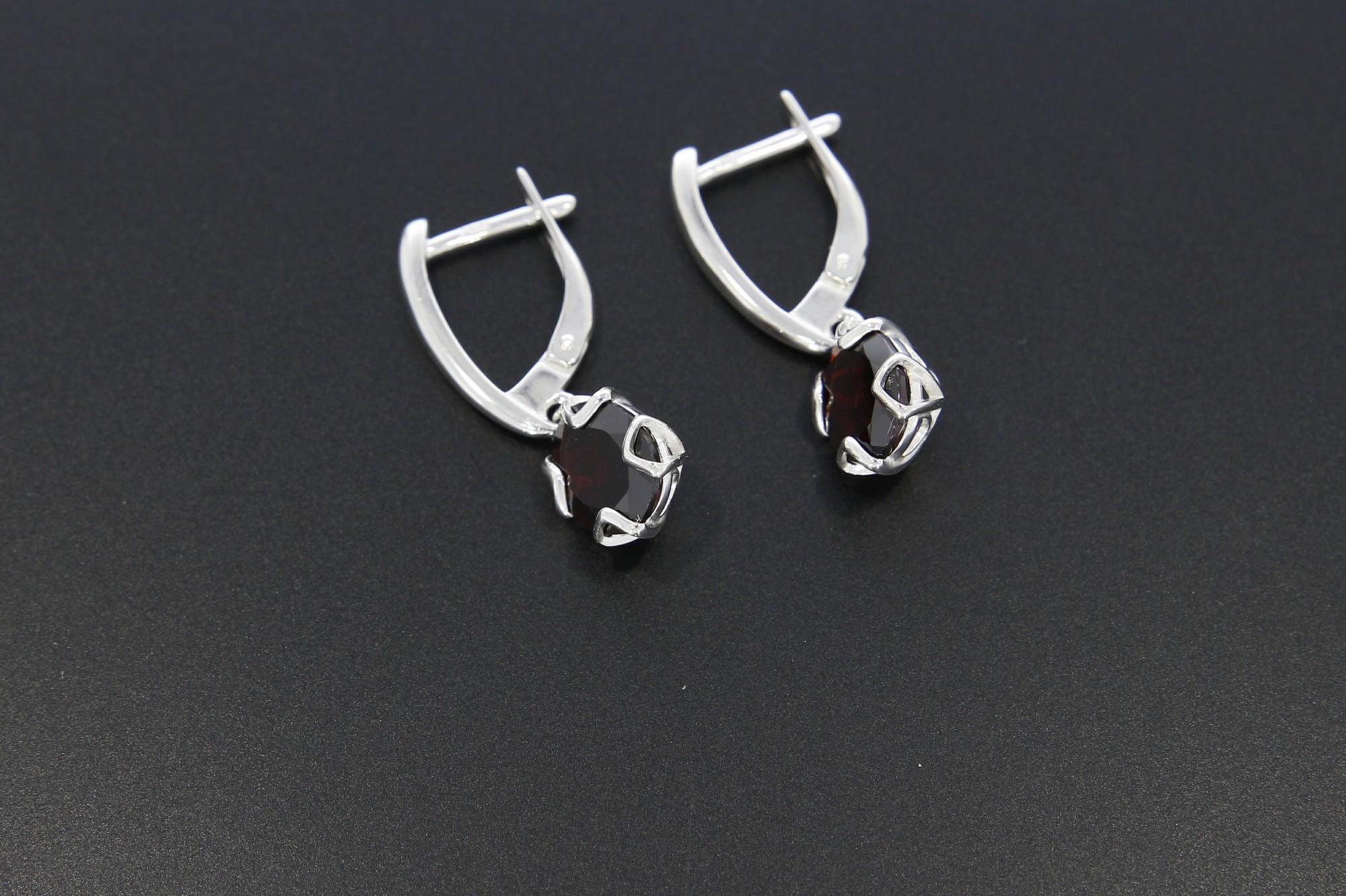 Tootefoto - Hõbekõrvarõngad 925* SOKOLOV!