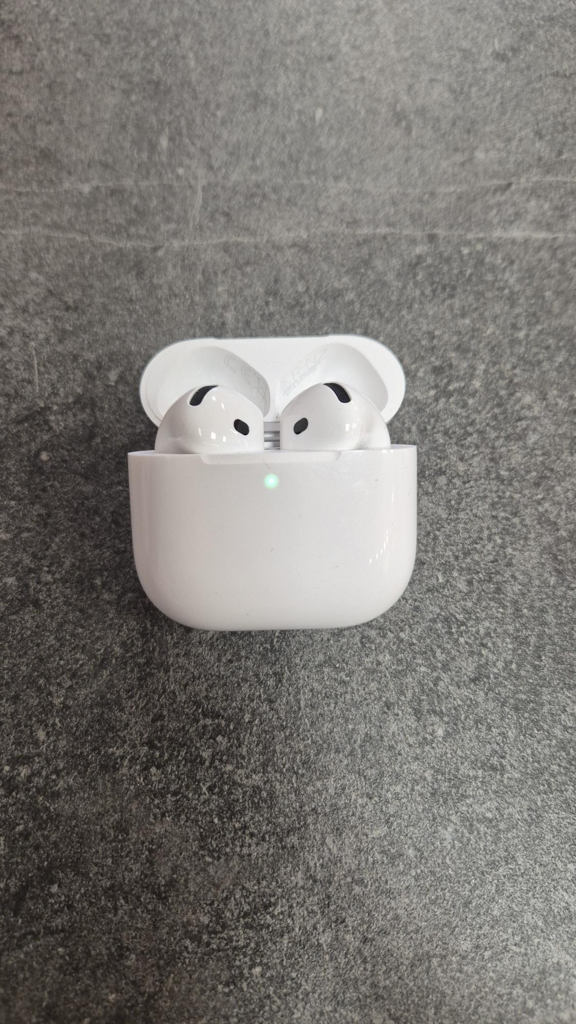 Tootefoto - Kõrvaklappid Apple AirPods 4