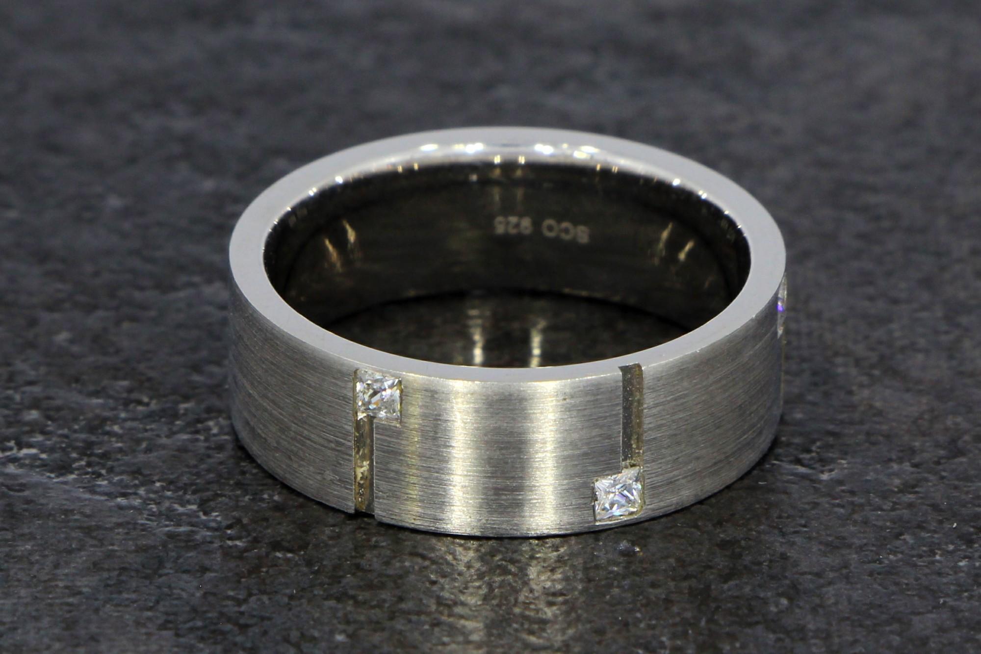 Tootefoto - Hõbesõrmus 925*