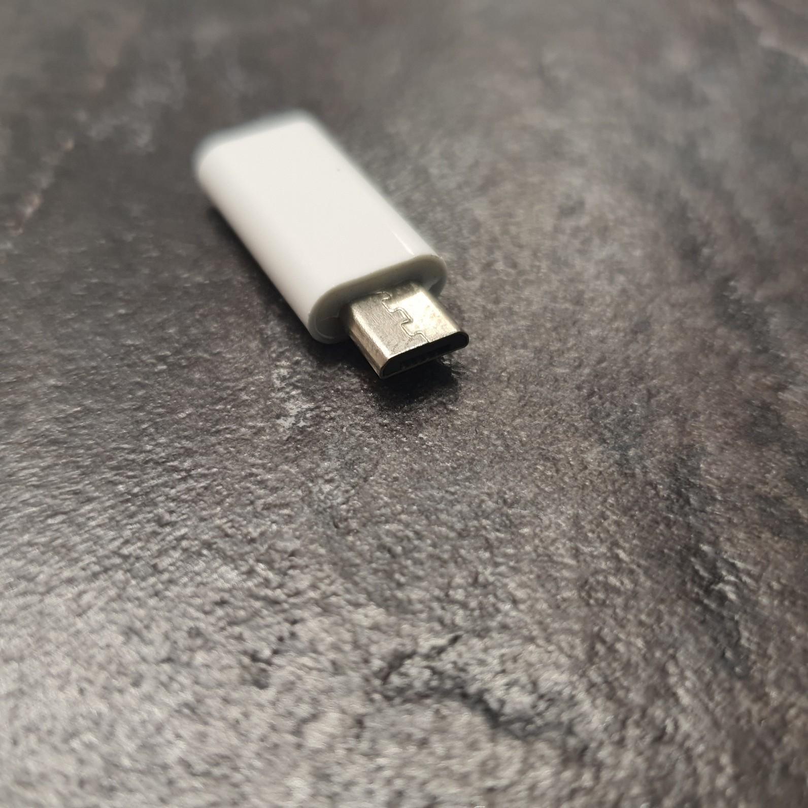 Tootefoto - Üleminek USB Type-C → microUSB