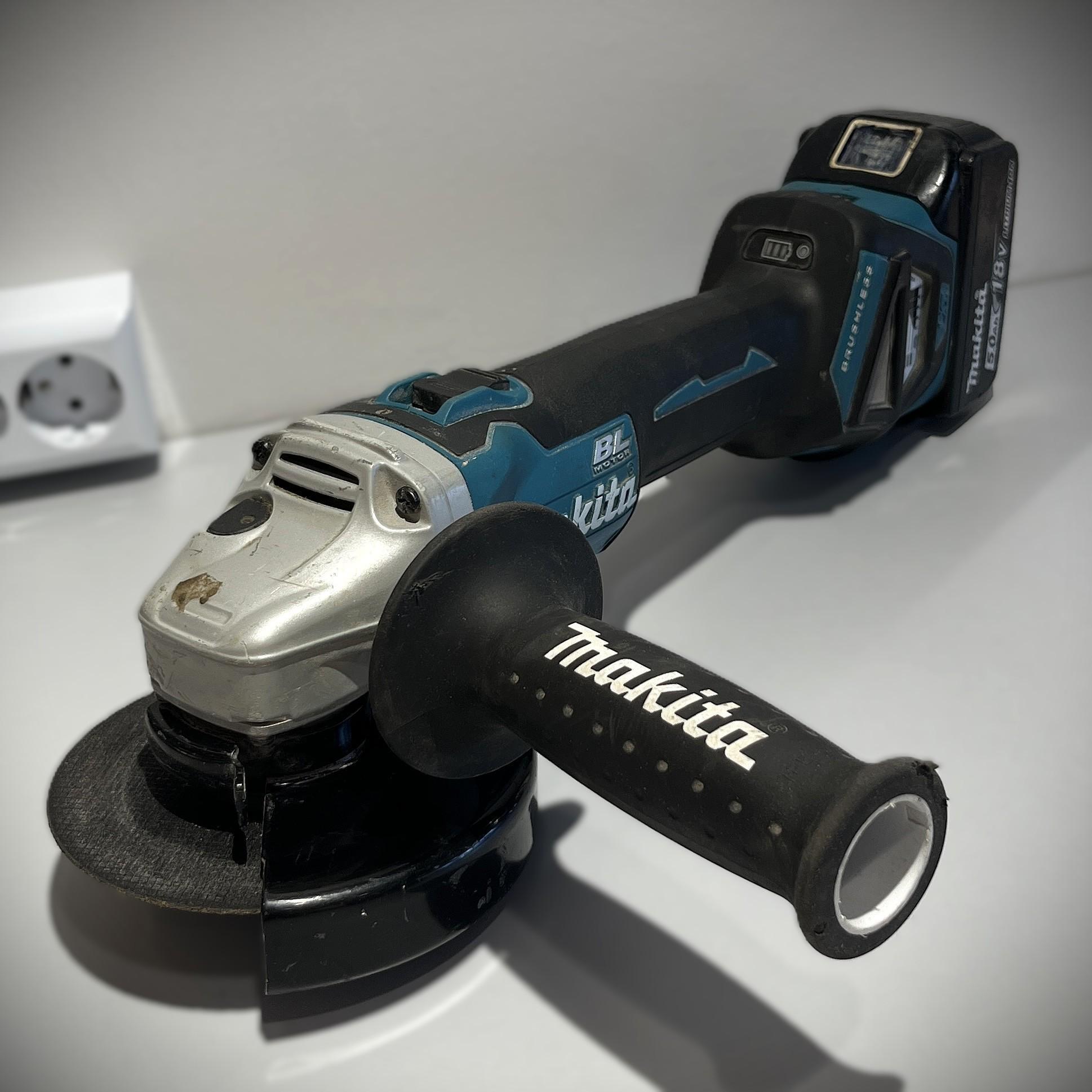 Tootefoto - Nurklihvija Makita DGA511