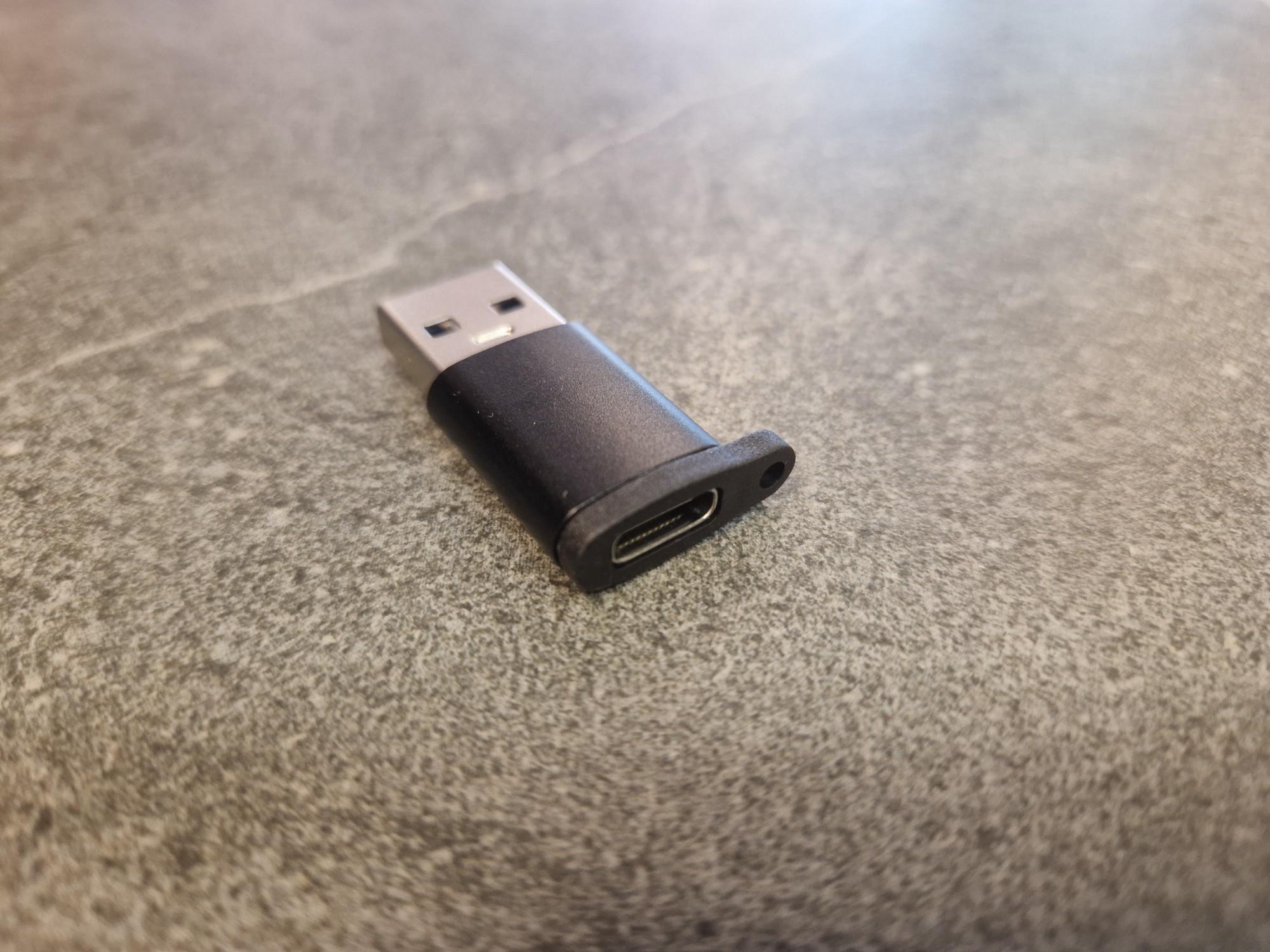 Tootefoto - Üleminek USB → USB Type-C