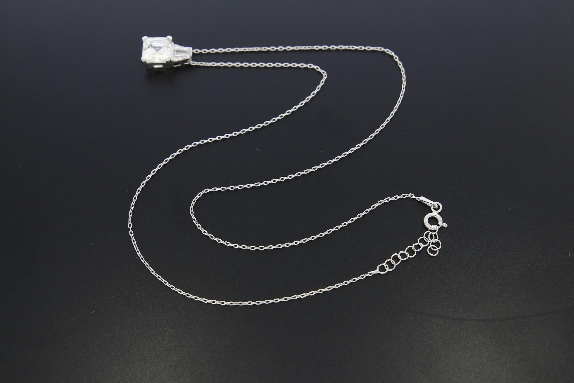 Tootefoto - Hõbekaelakett kuloniga 925*