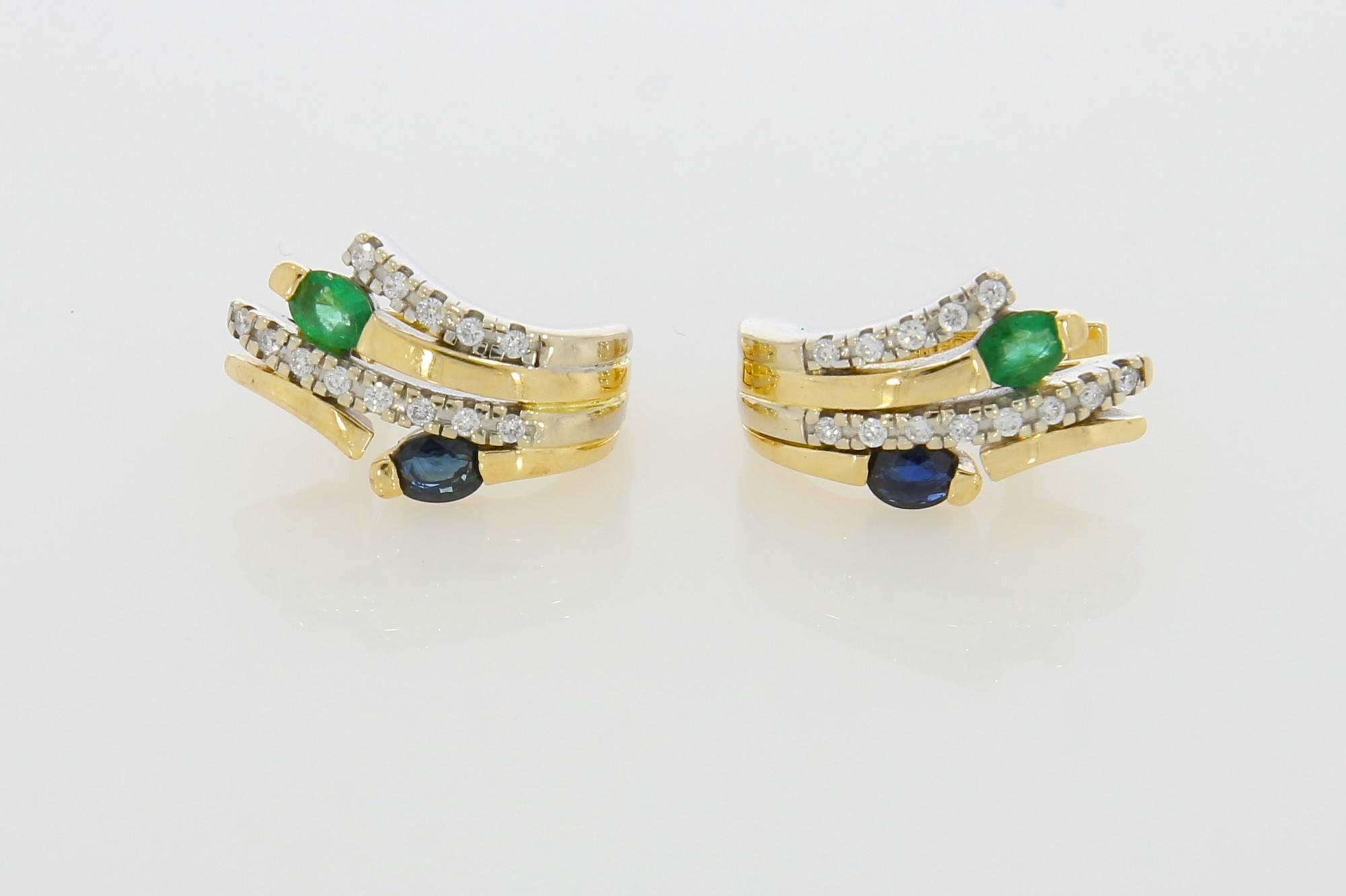 Tootefoto - Kuldkõrvarõngad 585* Briljandid ja Safiirid