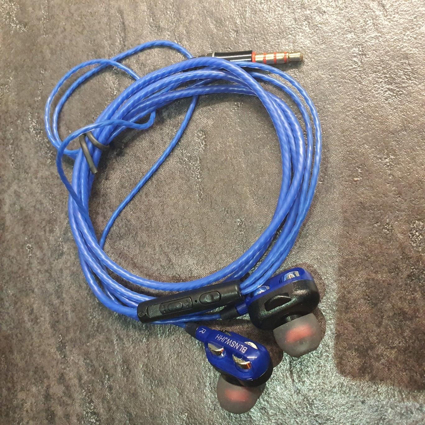 Tootefoto - Kõrvaklapid SuperBass 3