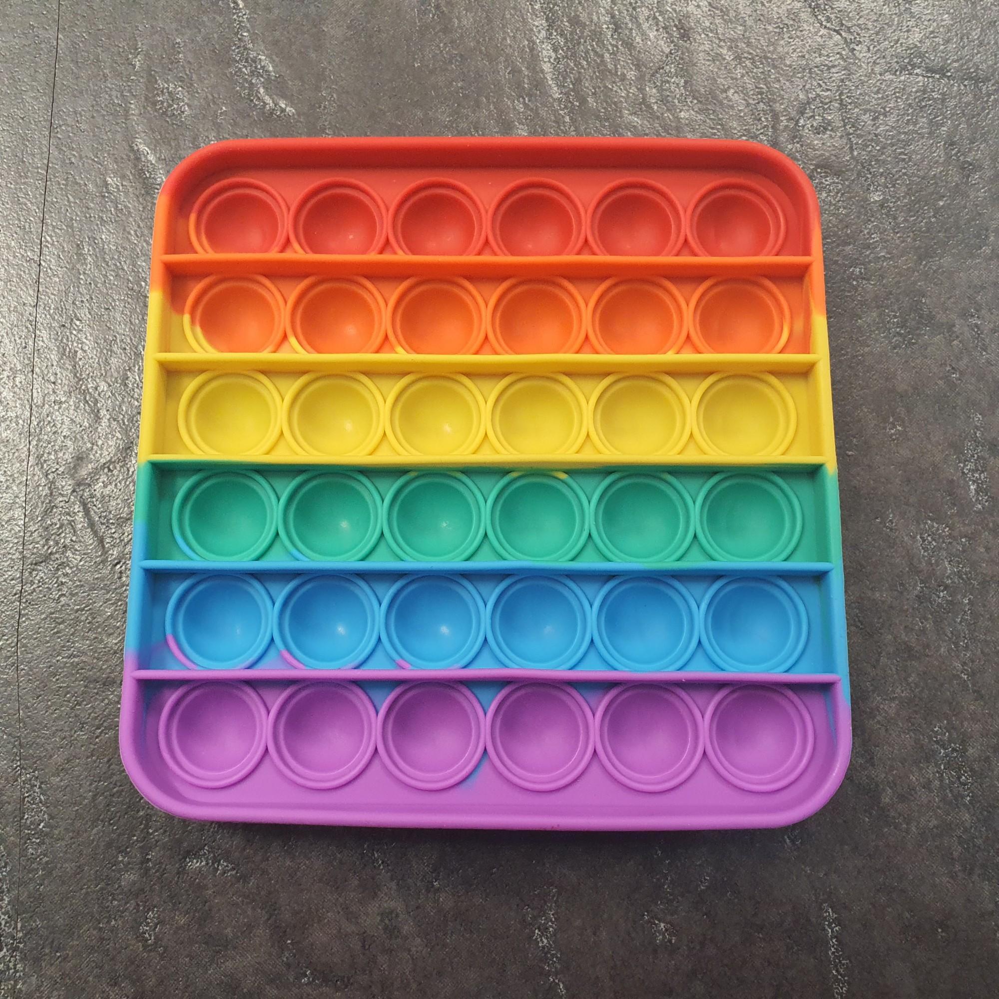 Tootefoto - Mäng Pop it